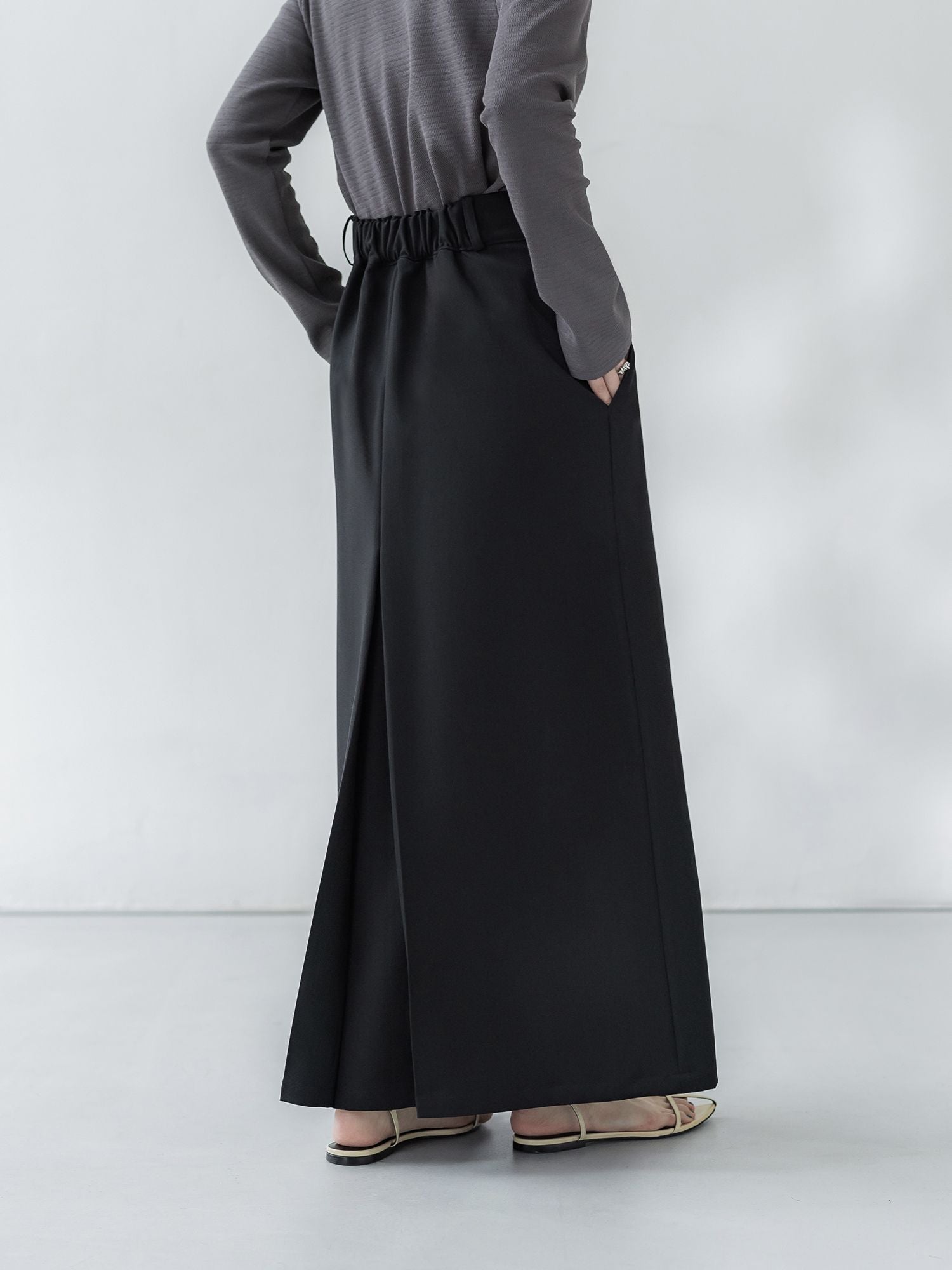 バックタックナロースカート