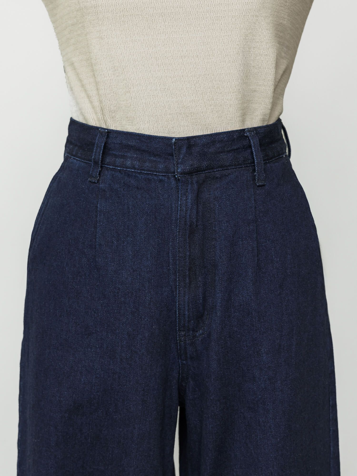 ソフトカーヴィデニムスラックス