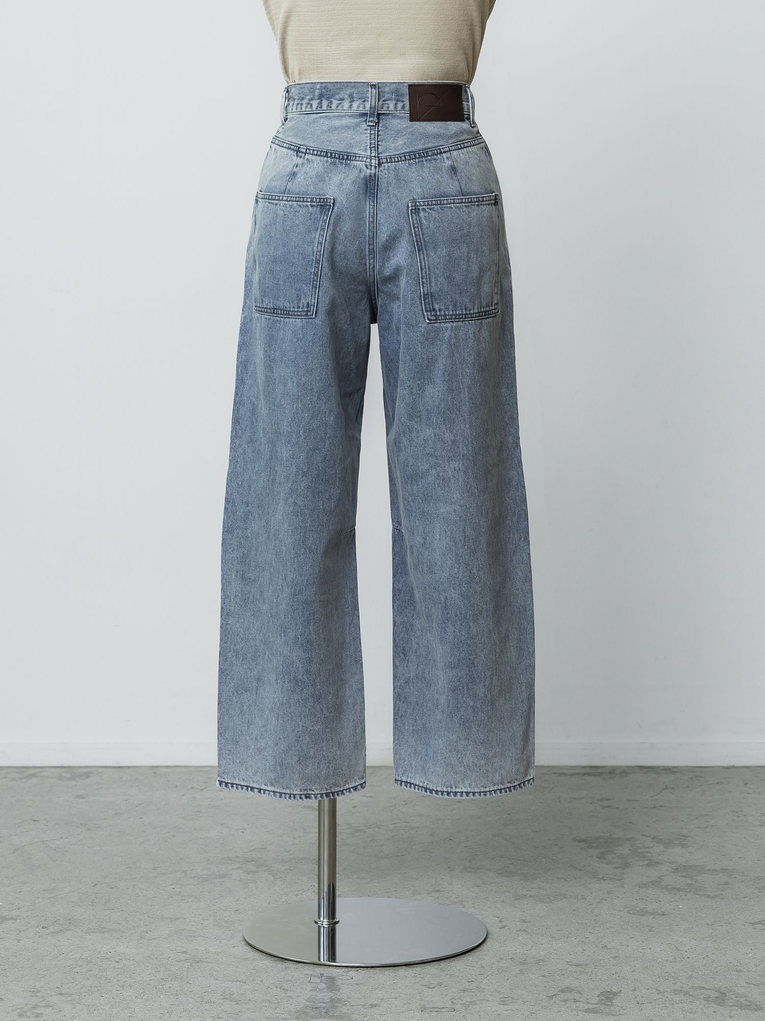 ソフトカーヴィデニムスラックス