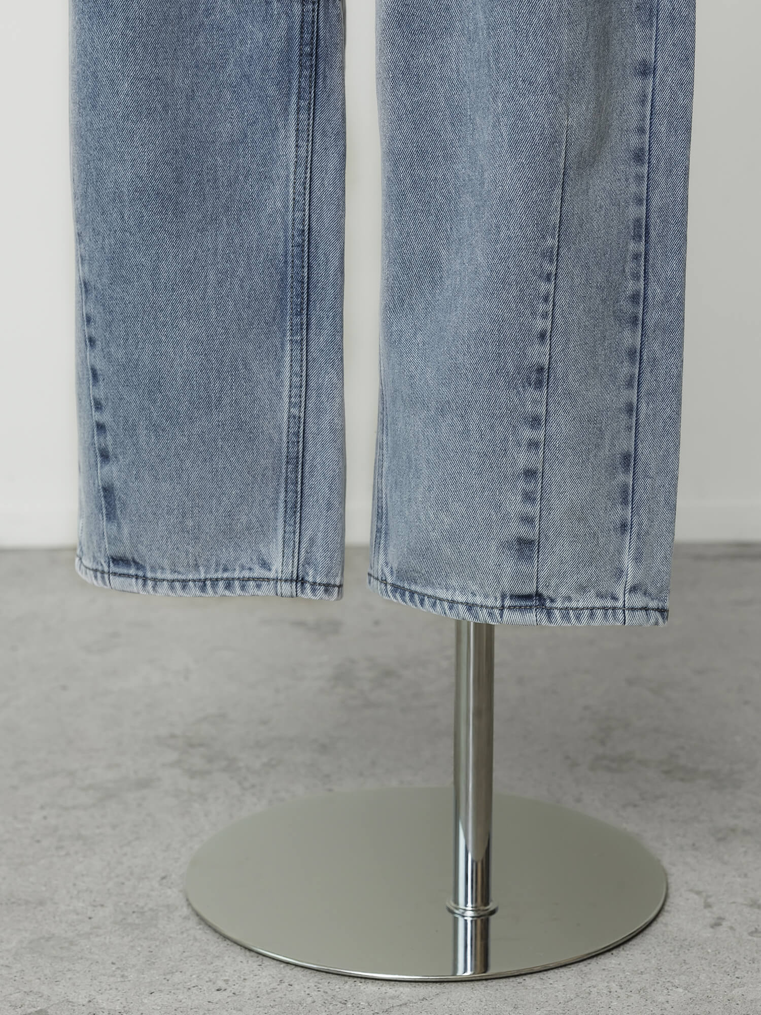 ソフトカーヴィデニムスラックス