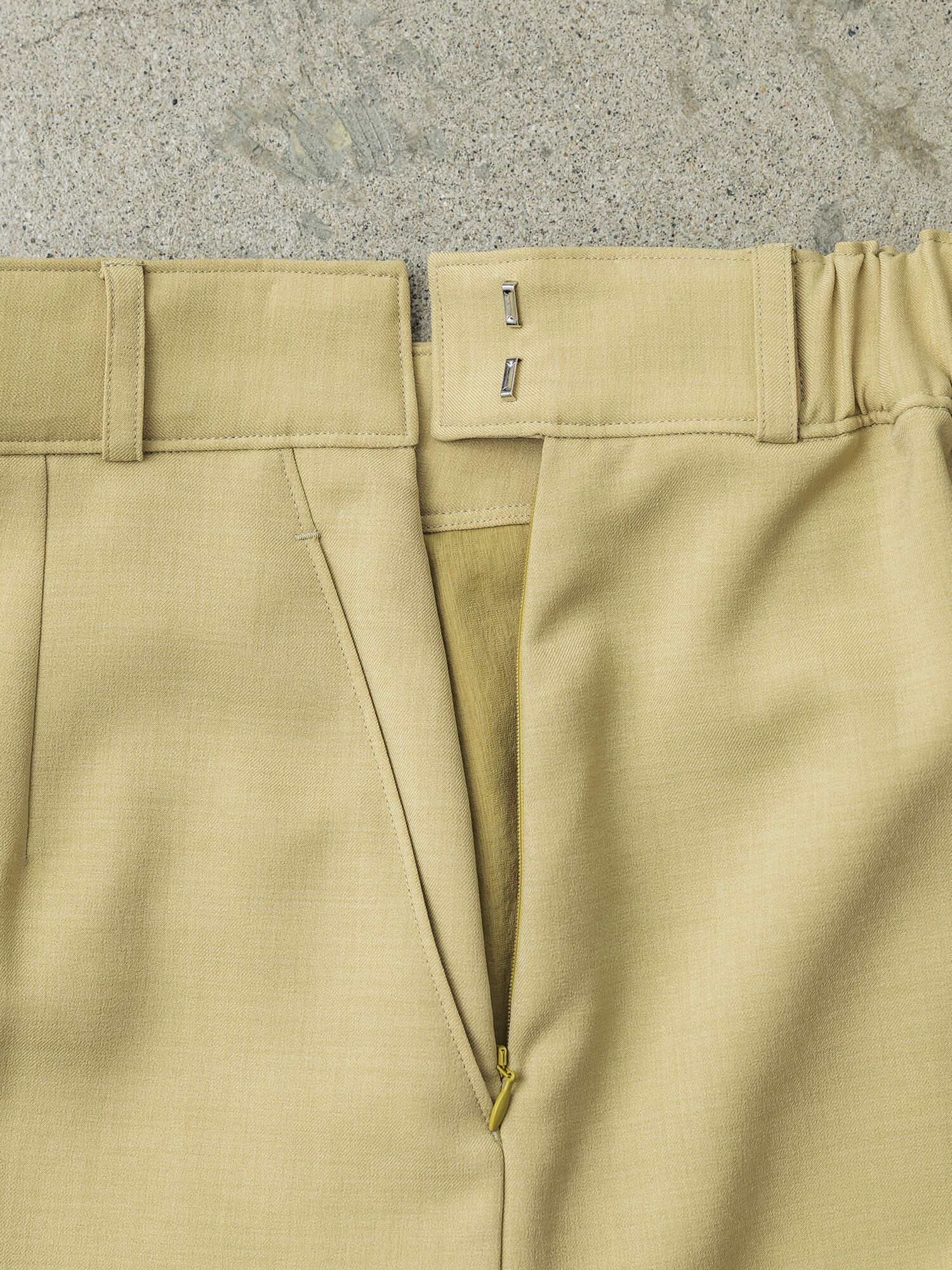 バックタックナロースカート