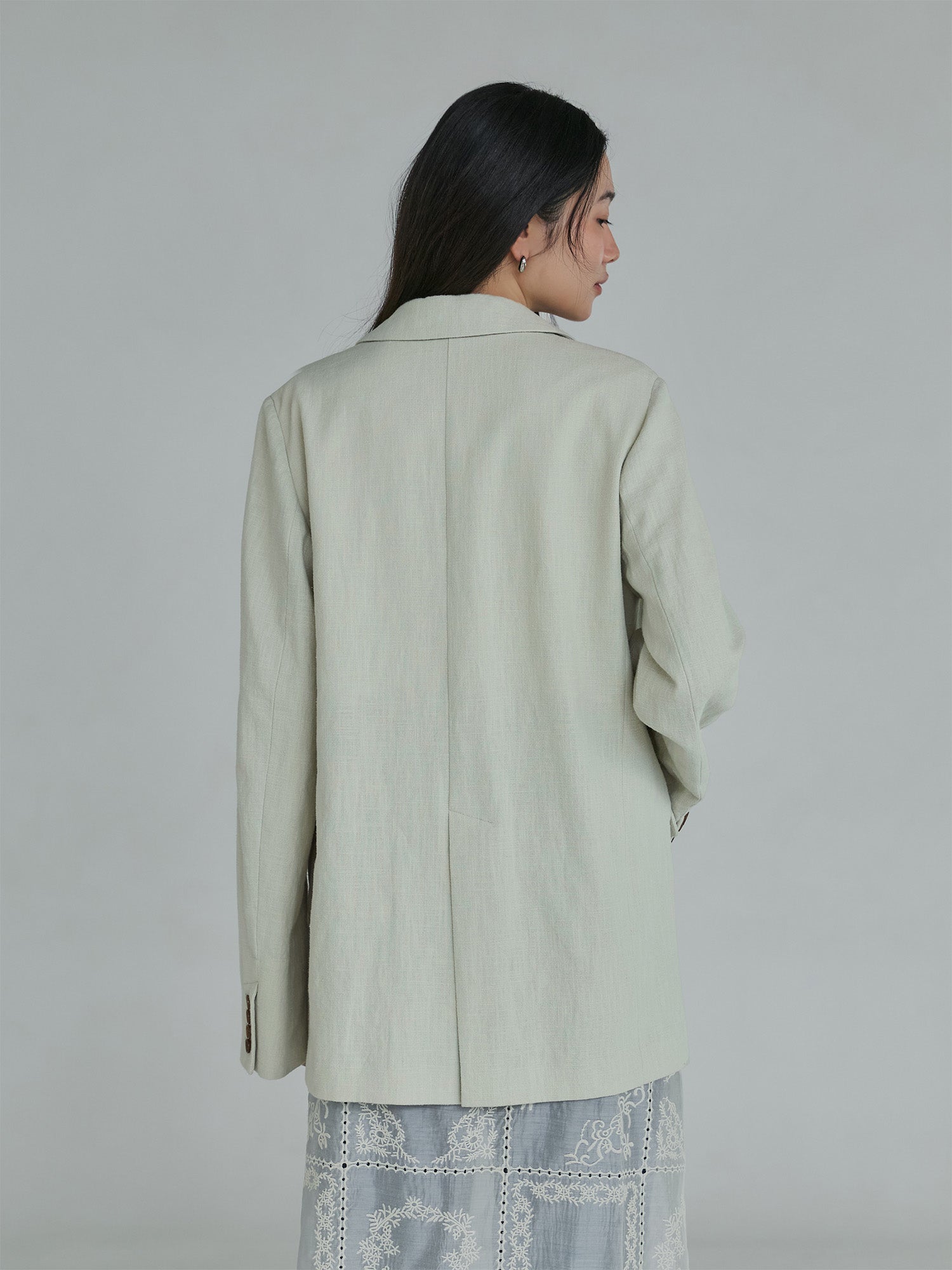 H168 B77 W60 H86 / 着用サイズ : size3