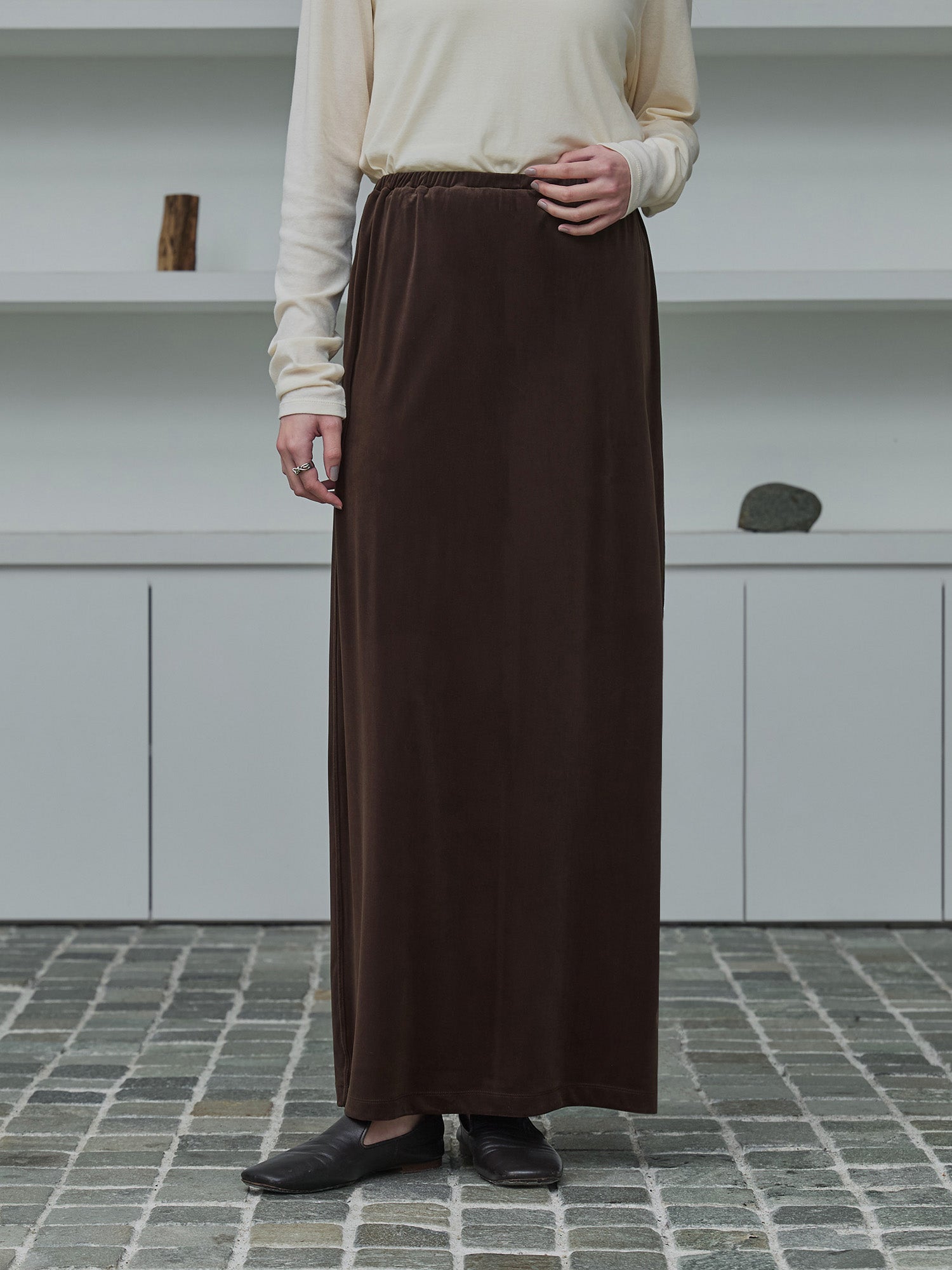 H168 B77 W60 H86 / 着用サイズ : サンプル