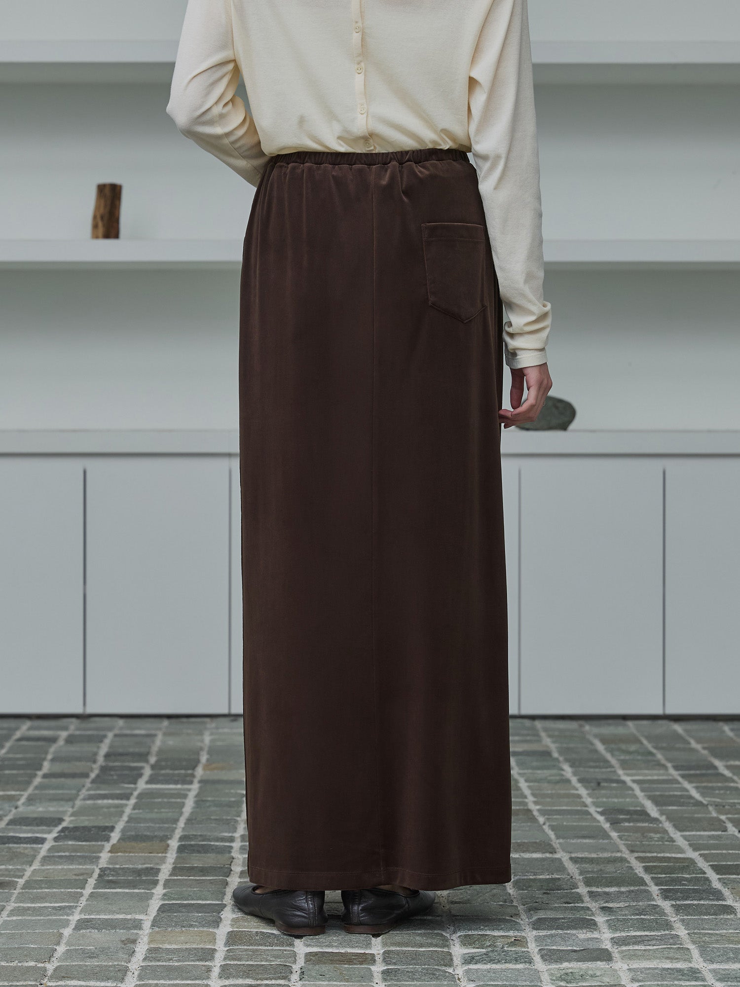 H168 B77 W60 H86 / 着用サイズ : サンプル