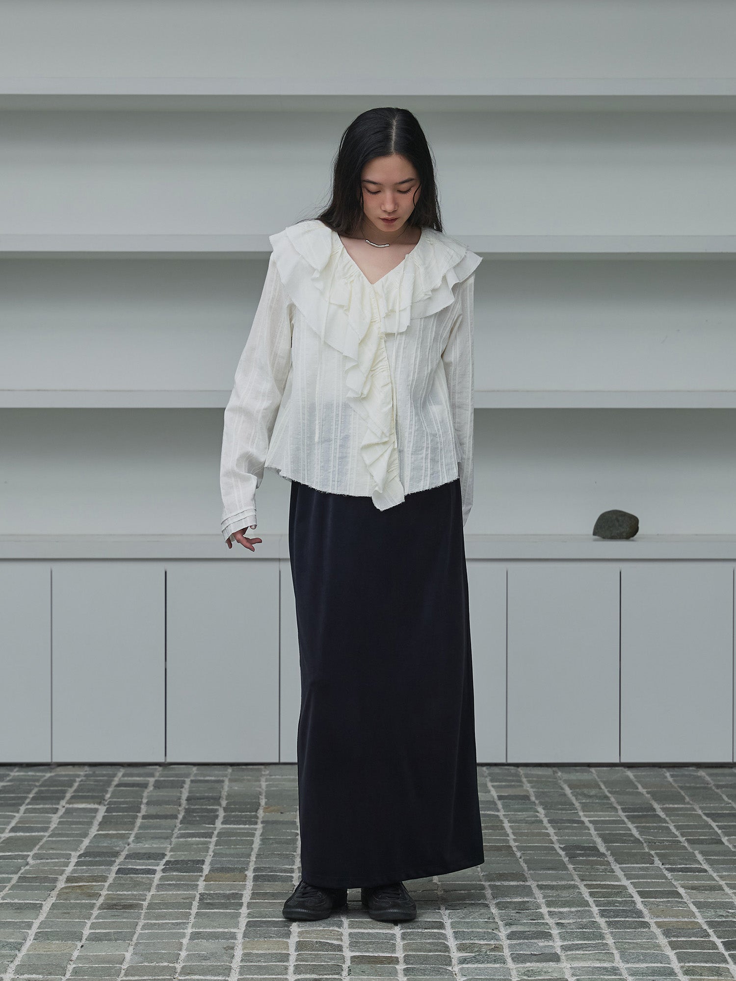 H168 B77 W60 H86 / 着用サイズ : サンプル