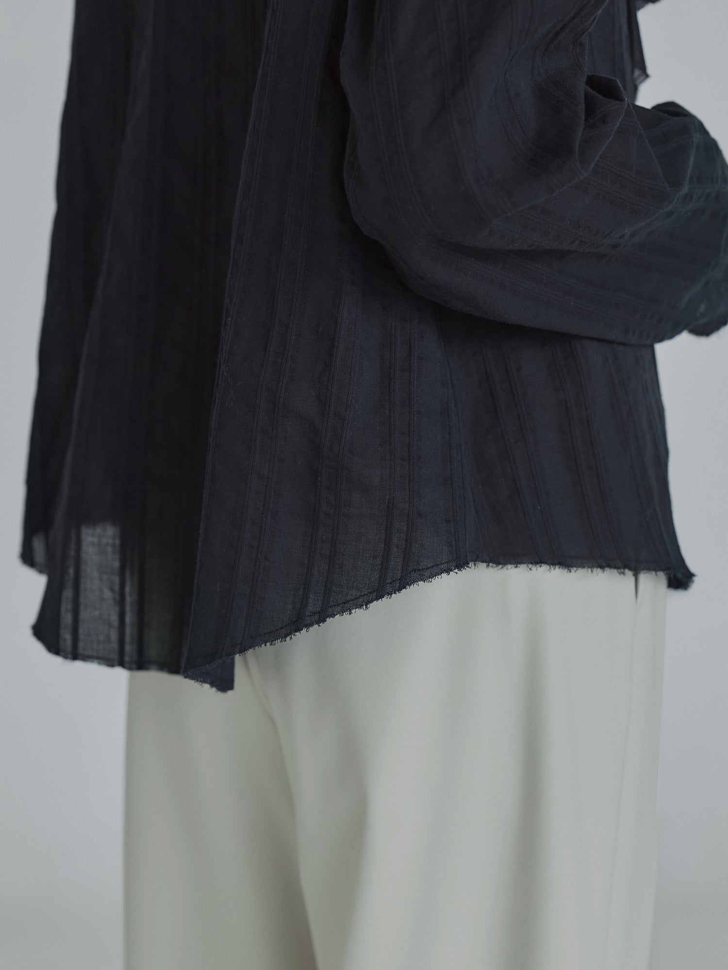 H168 B77 W60 H86 / 着用サイズ : size3