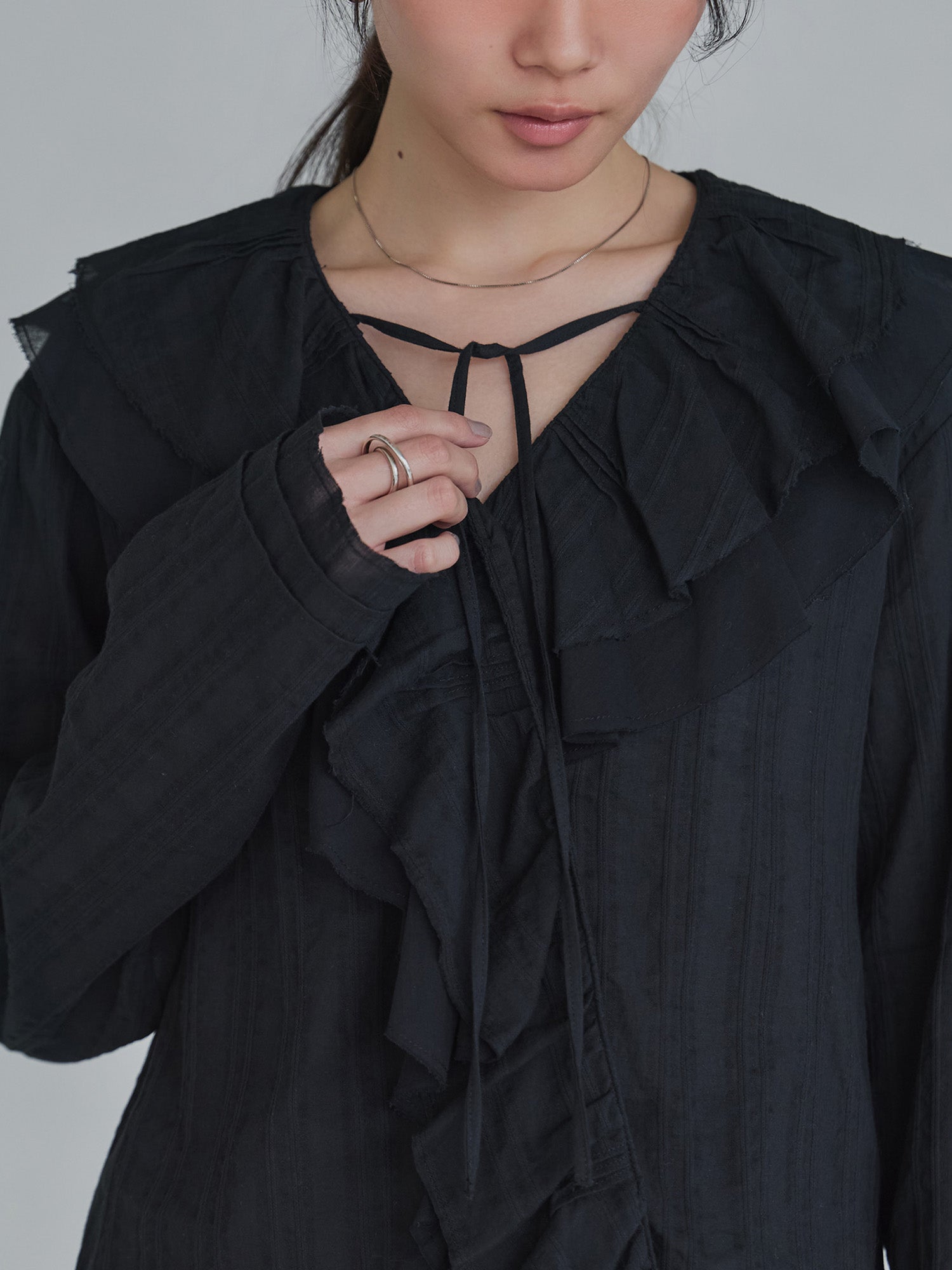 H168 B77 W60 H86 / 着用サイズ : size3