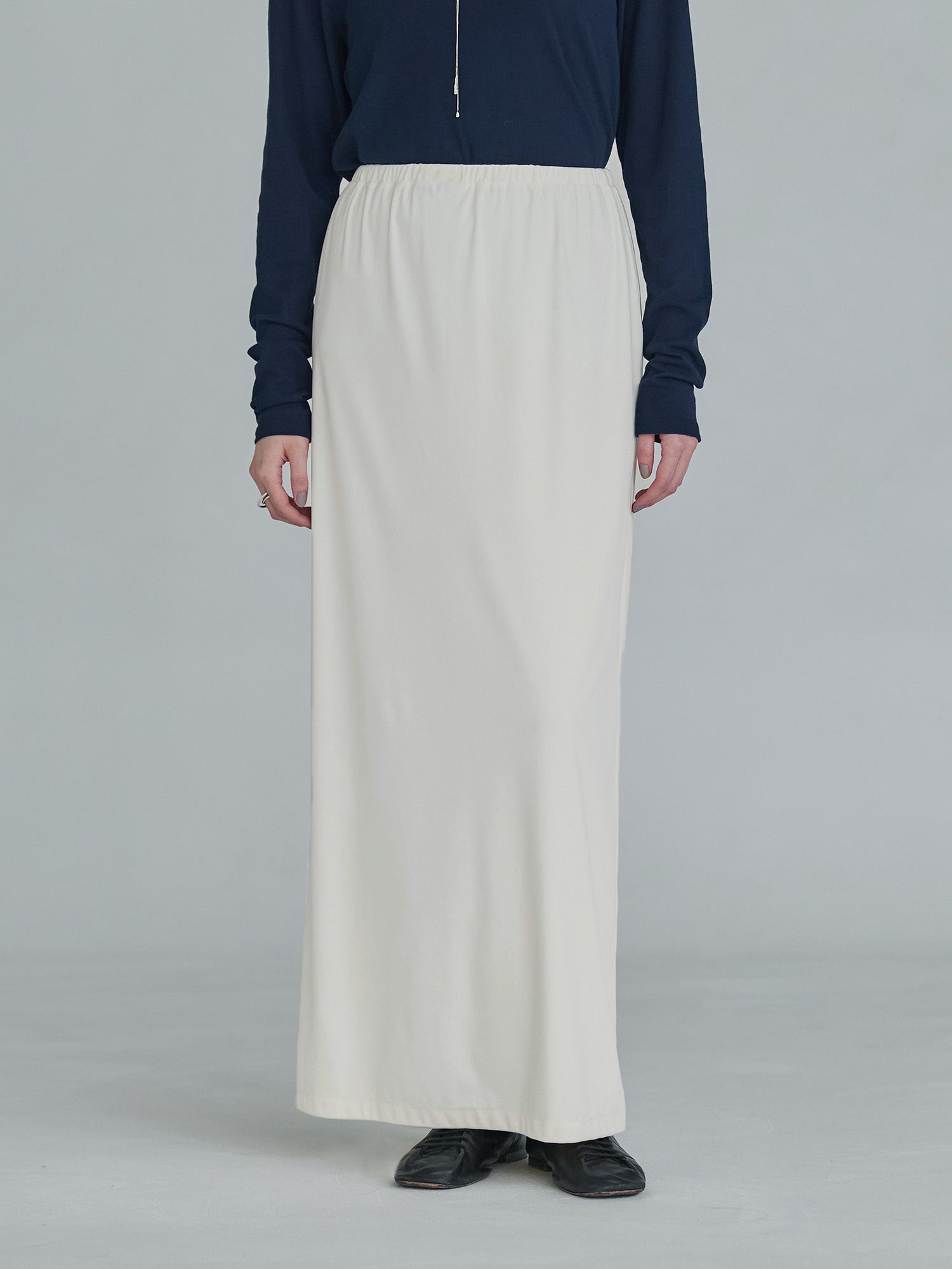 H168 B77 W60 H86 / 着用サイズ : サンプル