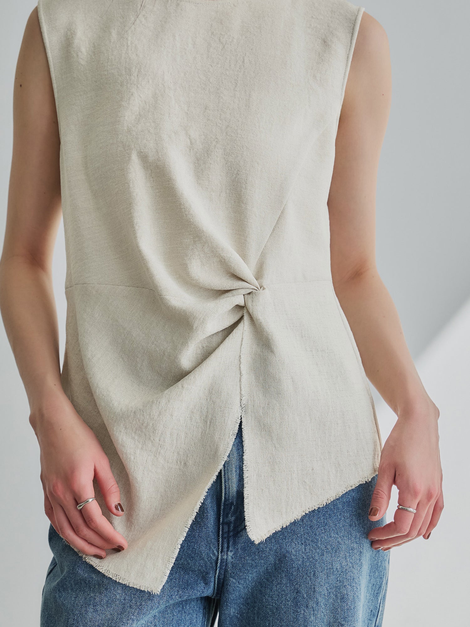 H171 B83 W60 H88 / 着用サイズ : size3