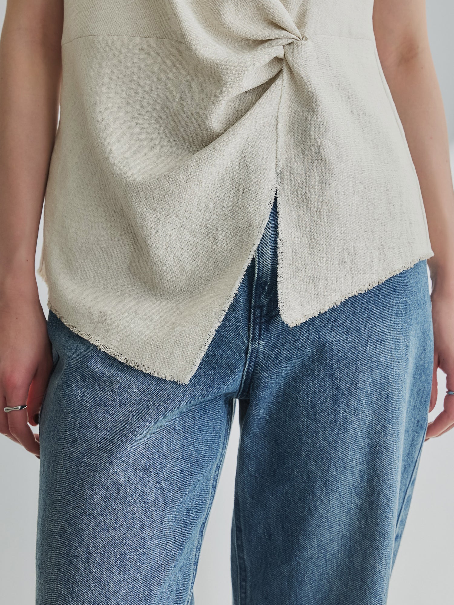 H171 B83 W60 H88 / 着用サイズ : size3
