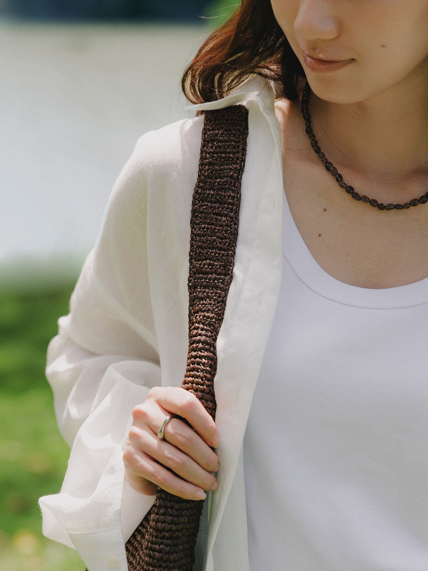 モデル H171 B80 W60 H85 / 着用カラー : dark brown