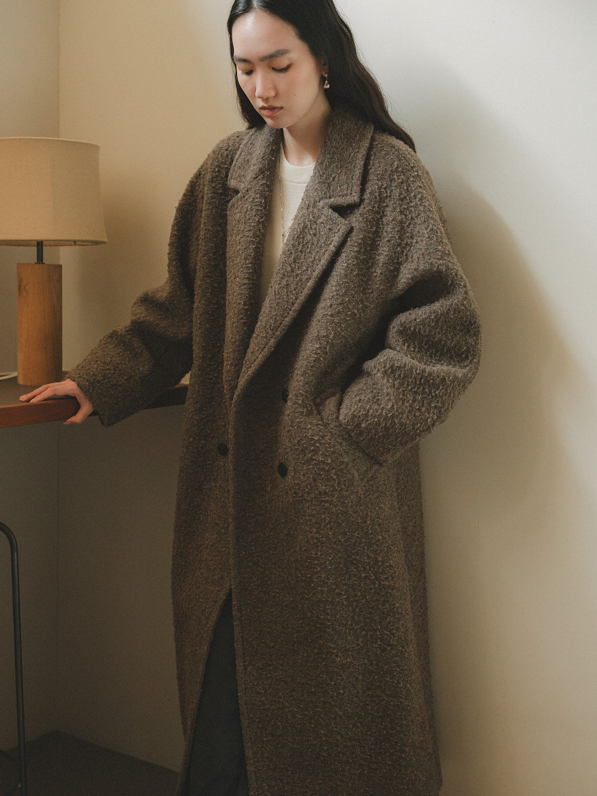 H171 B80 W60 H85<br>着用サイズ : size3 / カラー:cappuccino