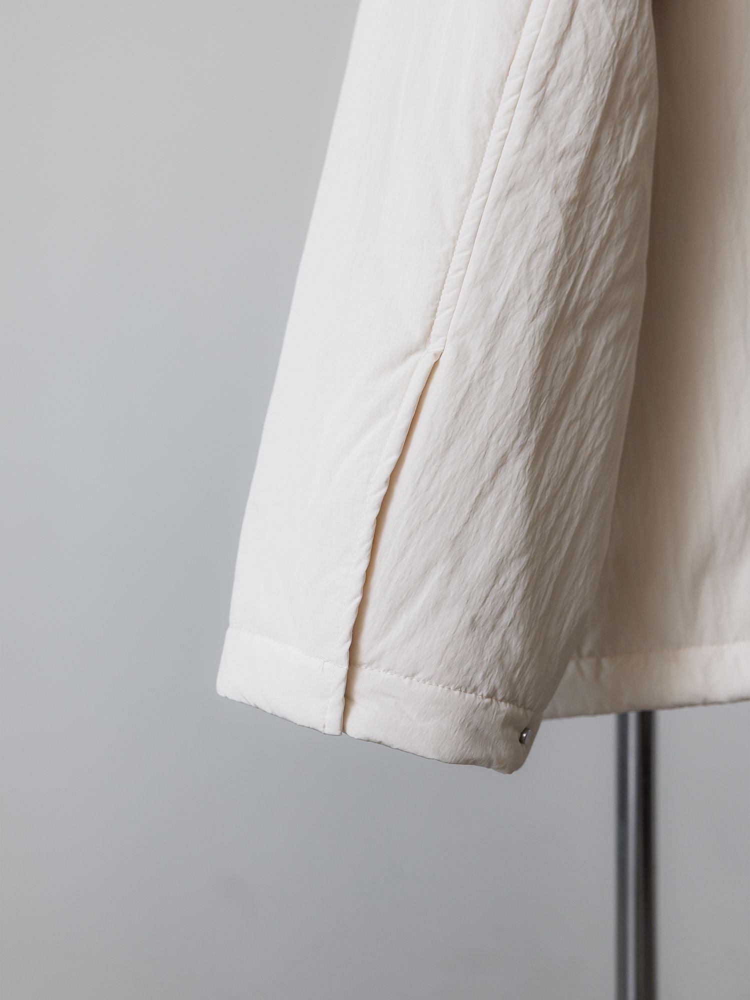 スタンドカラーダウンジャケット