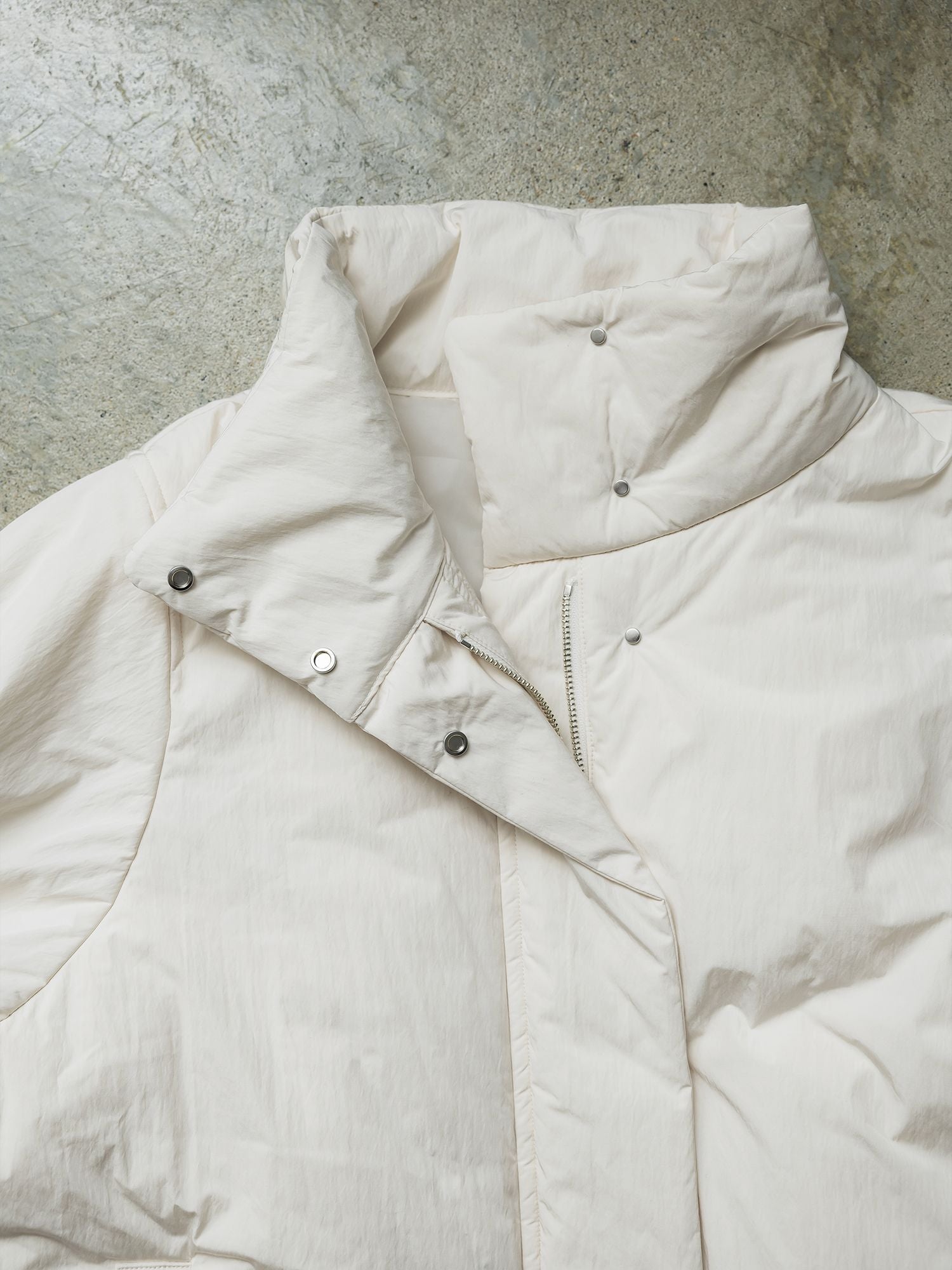 スタンドカラーダウンジャケット