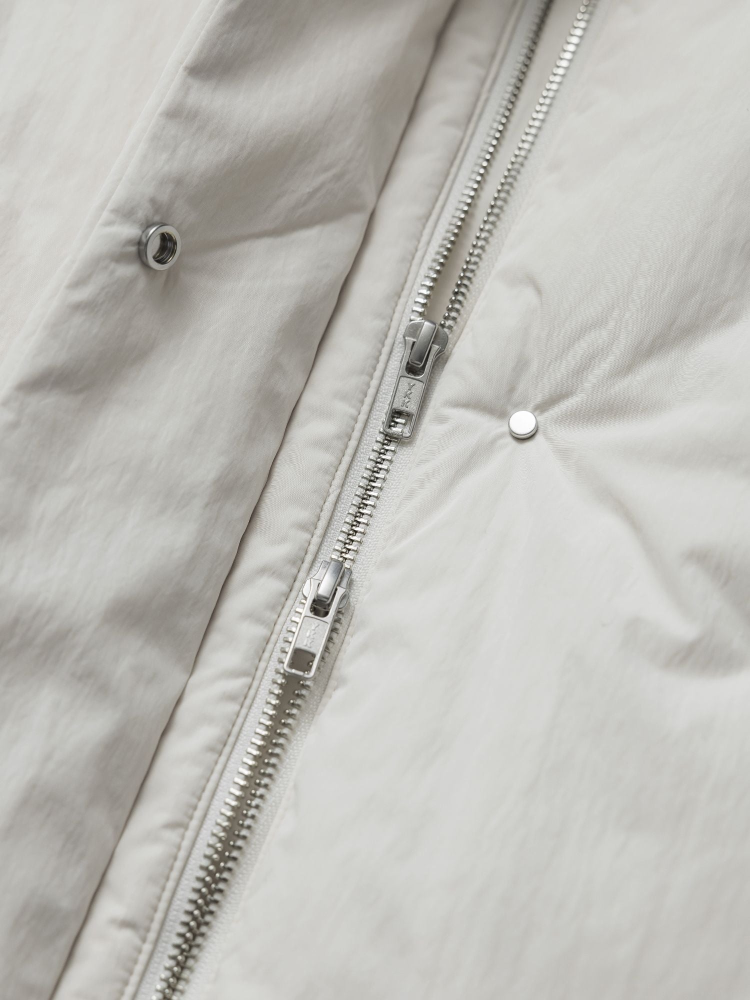 スタンドカラーダウンジャケット