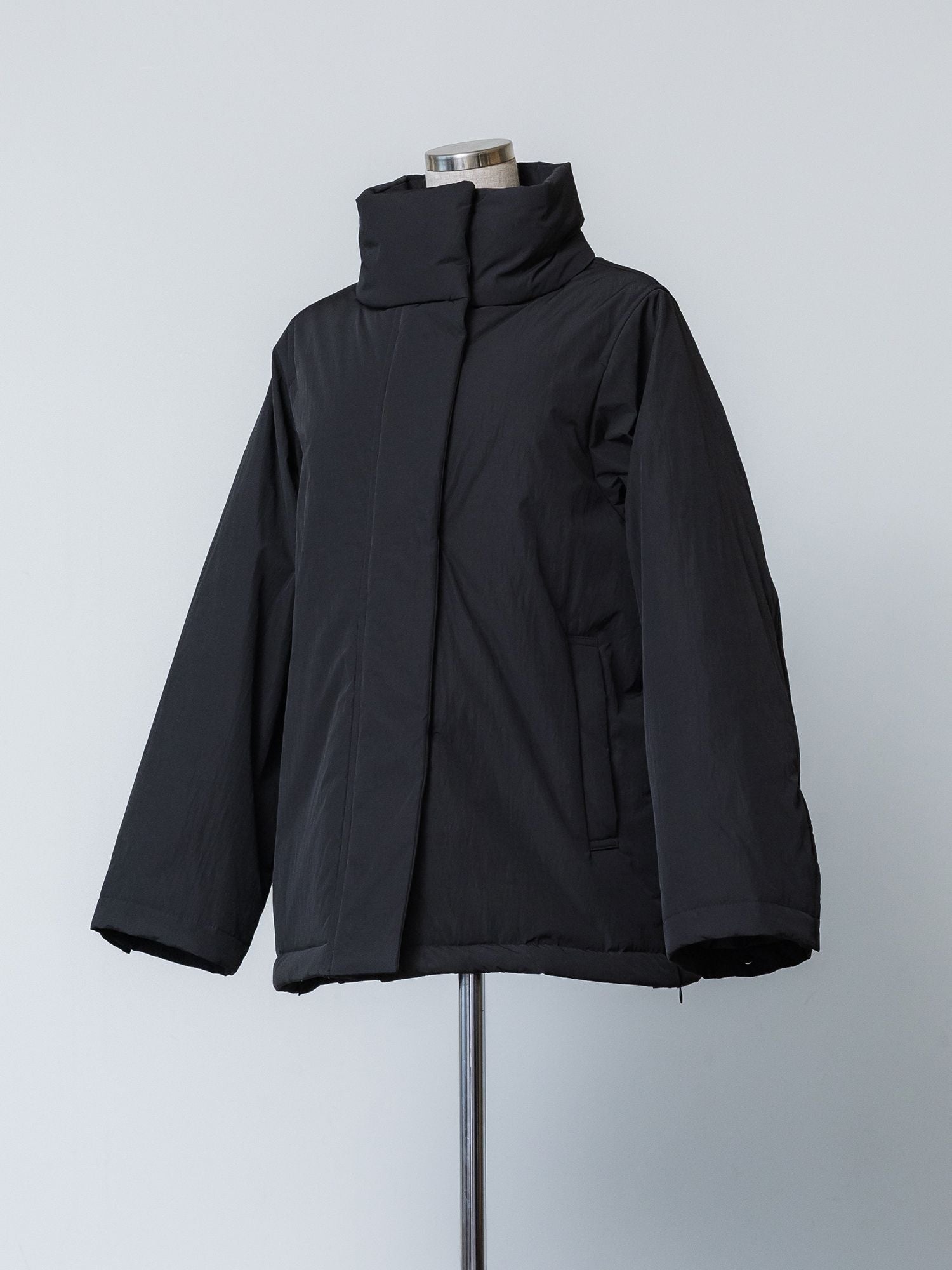 スタンドカラーダウンジャケット