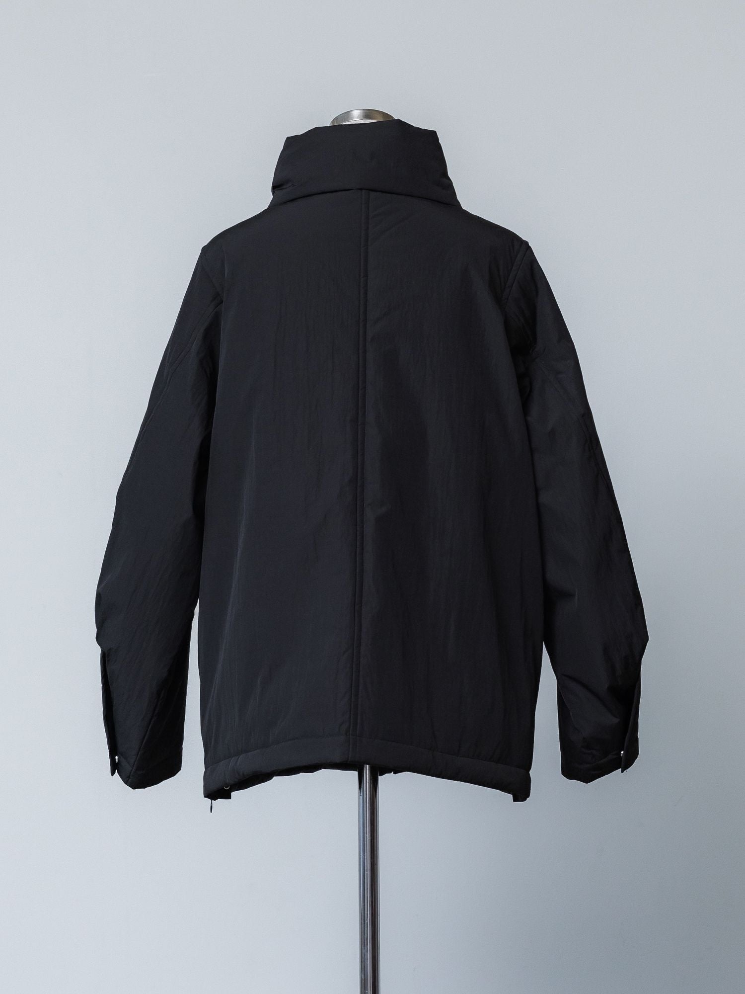 スタンドカラーダウンジャケット