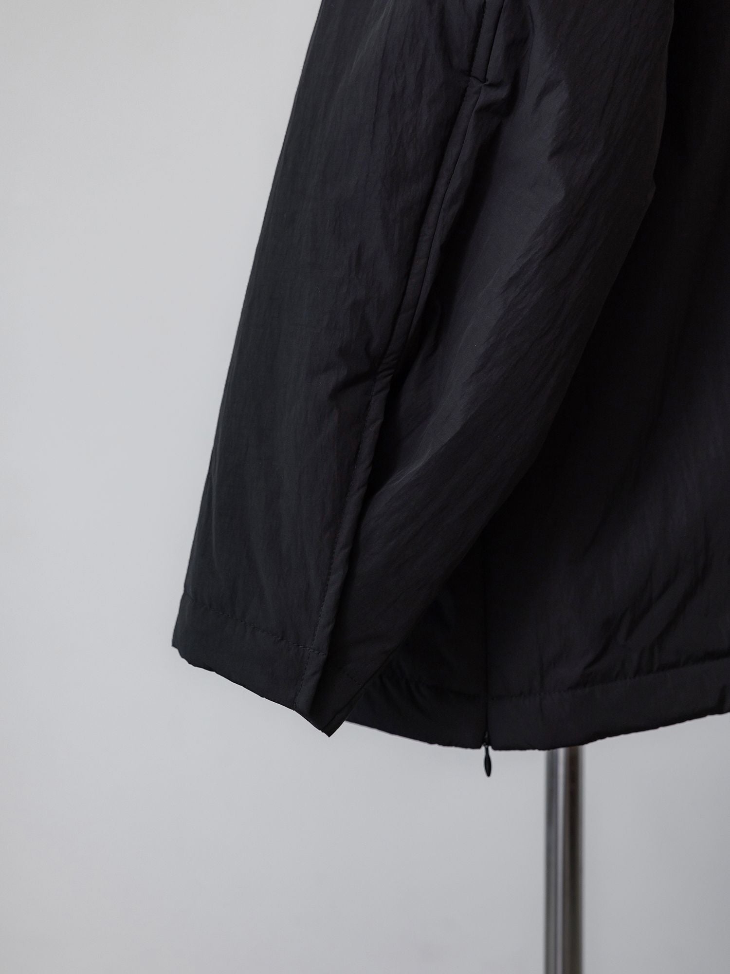 スタンドカラーダウンジャケット