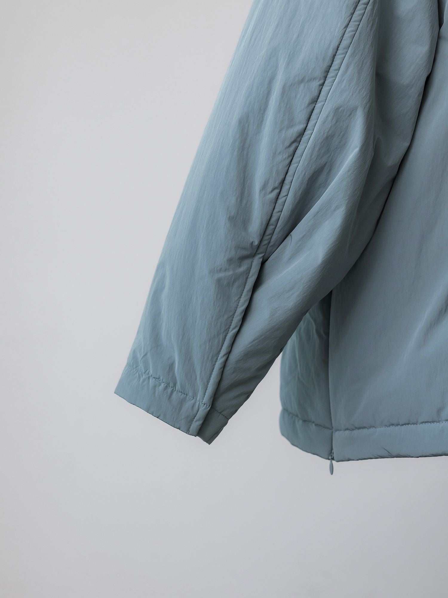 スタンドカラーダウンジャケット