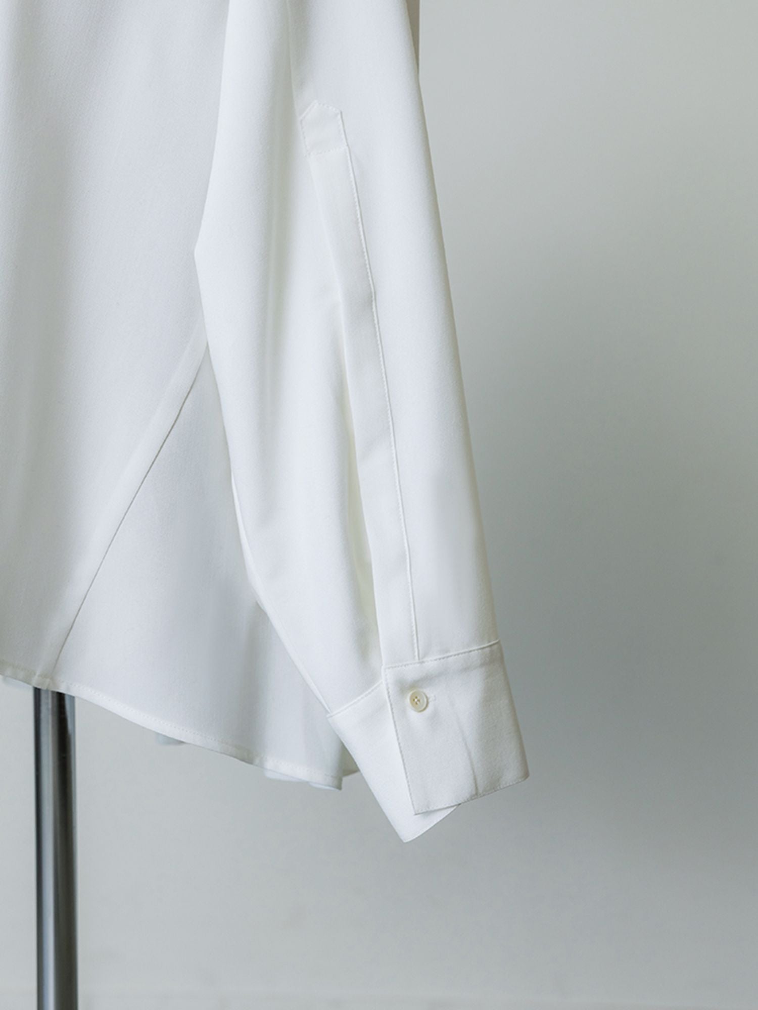 ボタンスリーブギャザーシャツ