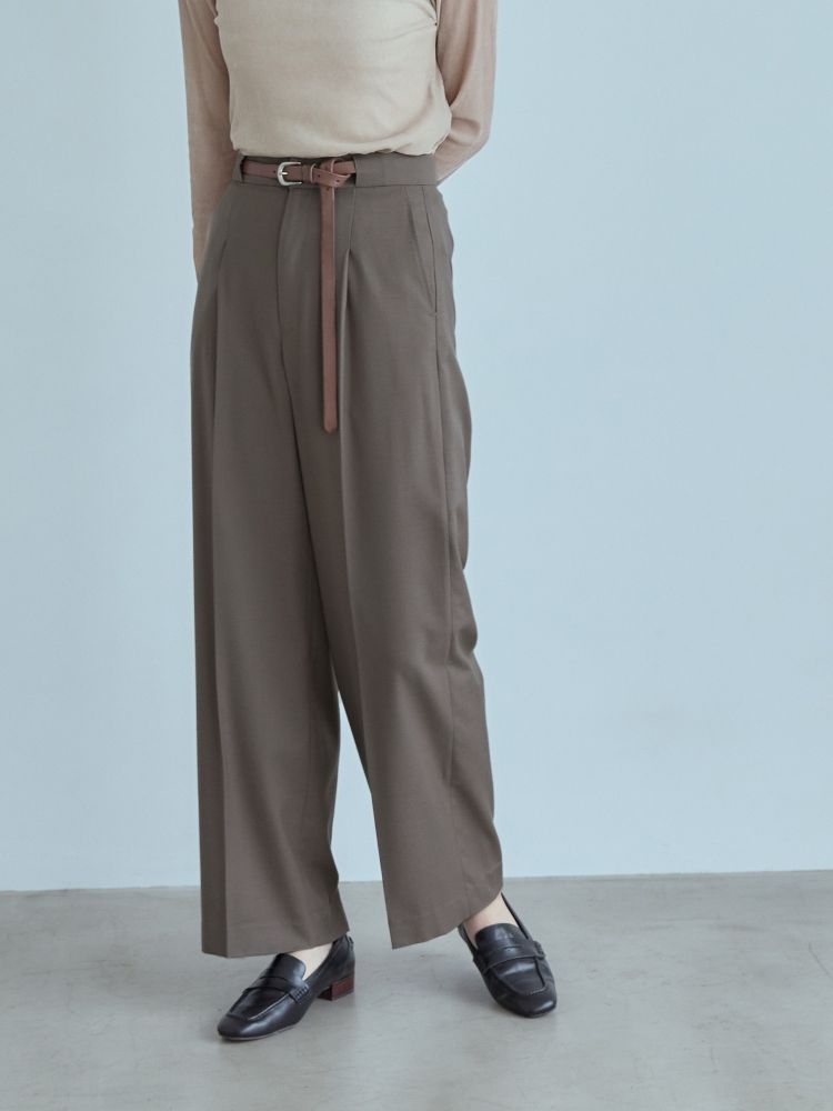 H173 B81 W60 H88 /着用サイズ:モデルサイズ
※モデルサイズ:サイズ1より股下+8cm