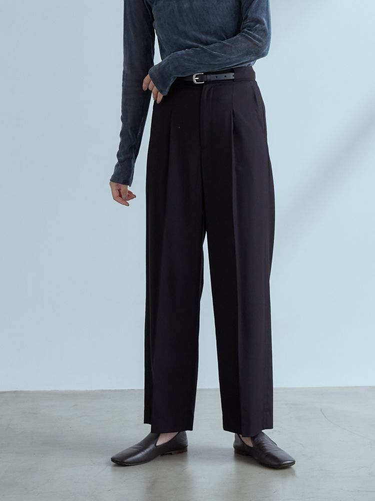 H173 B81 W60 H88 /着用サイズ:モデルサイズ
※モデルサイズ:サイズ1より股下+8cm