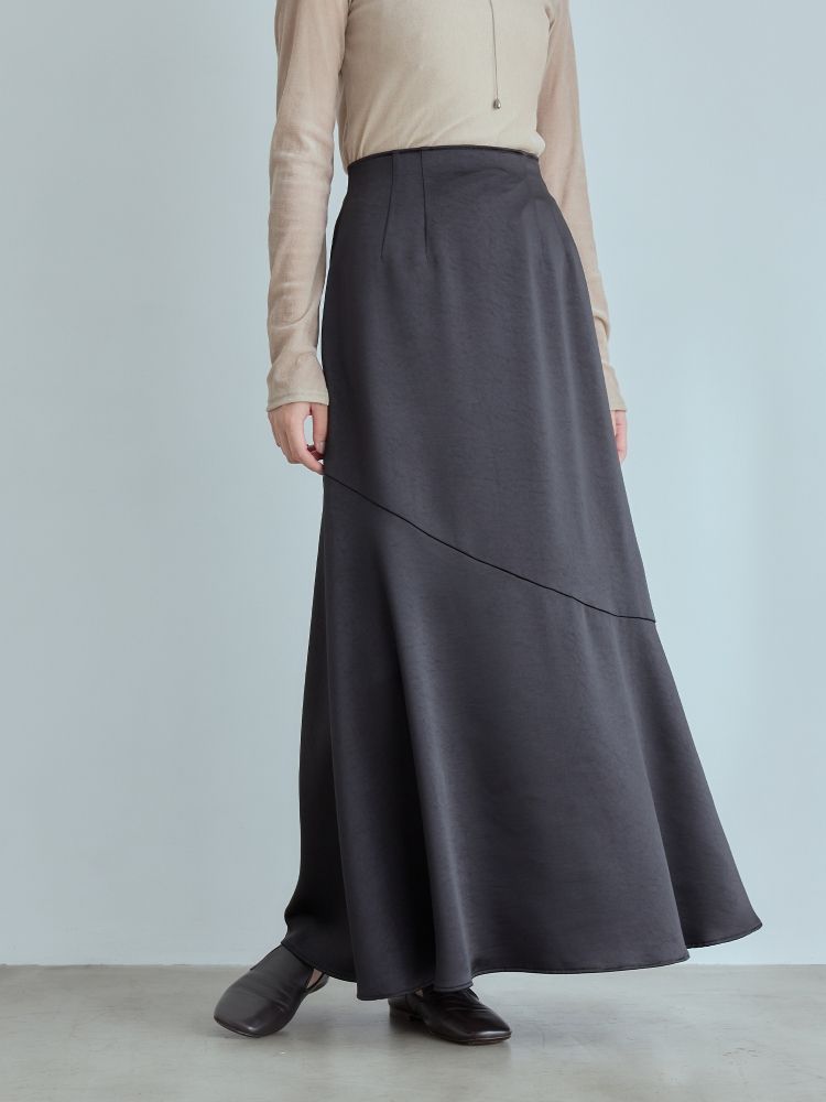 H173 B81 W60 H88 /着用サイズ:モデルサイズ
※モデルサイズ:サイズ1より総丈+12cm