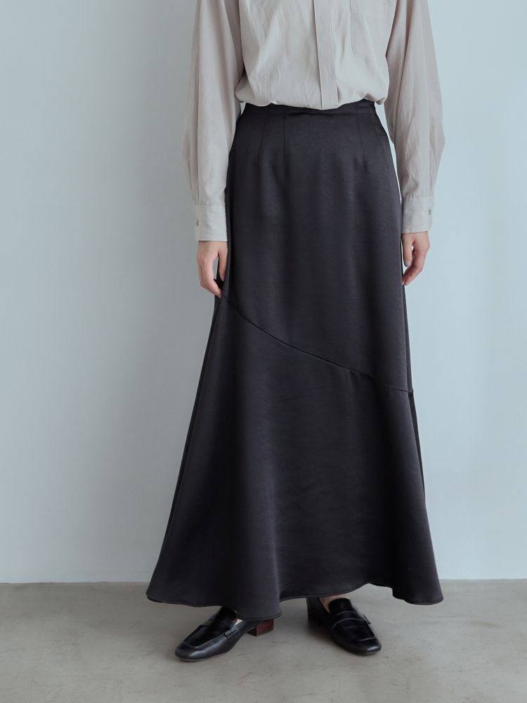 H173 B81 W60 H88 /着用サイズ:モデルサイズ
※モデルサイズ:サイズ1より総丈+12cm