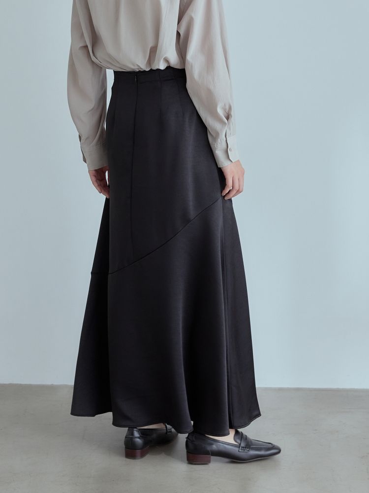 H173 B81 W60 H88 /着用サイズ:モデルサイズ
※モデルサイズ:サイズ1より総丈+12cm