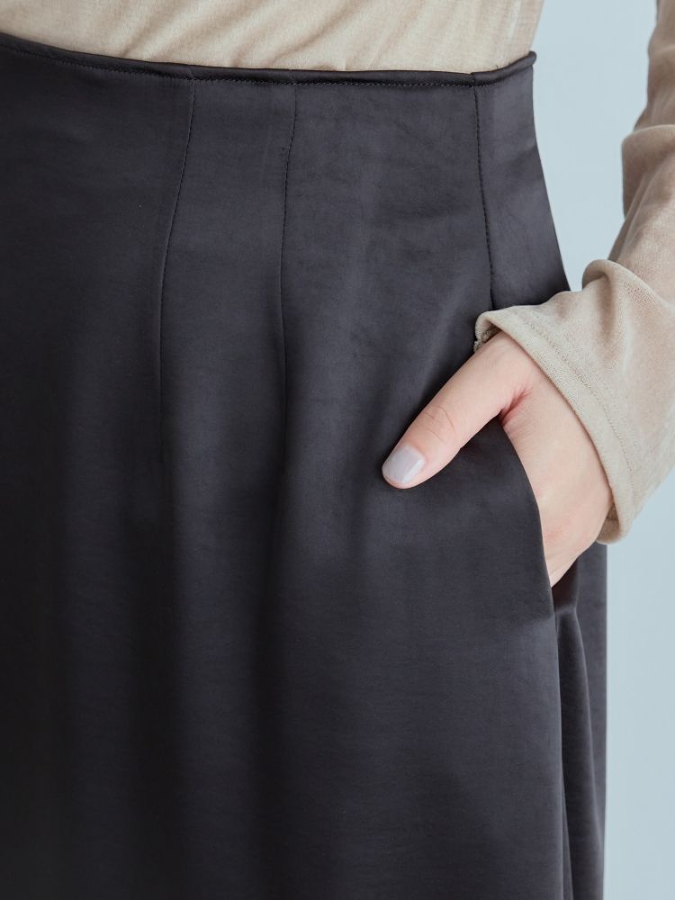 H173 B81 W60 H88 /着用サイズ:モデルサイズ
※モデルサイズ:サイズ1より総丈+12cm