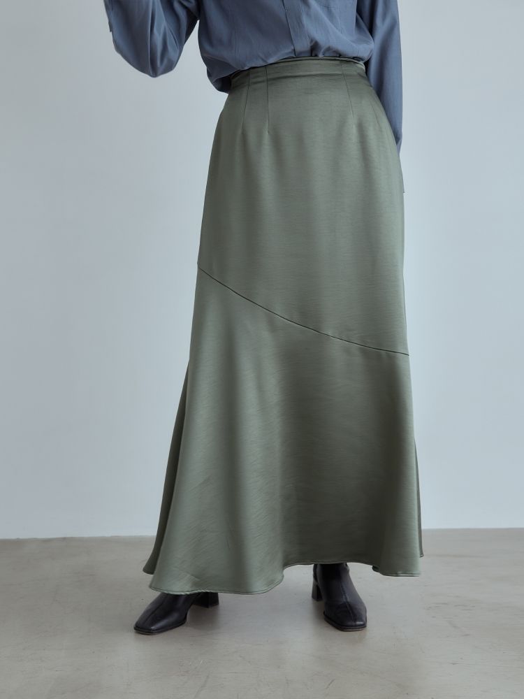 H173 B81 W60 H88 /着用サイズ:モデルサイズ
※モデルサイズ:サイズ1より総丈+12cm