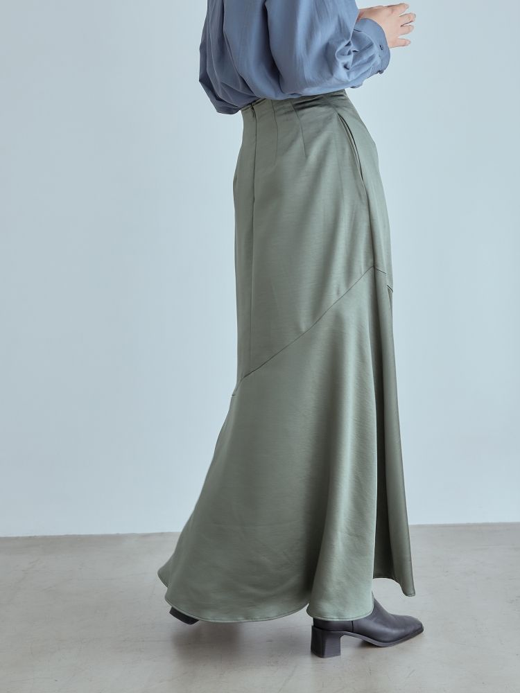 H173 B81 W60 H88 /着用サイズ:モデルサイズ
※モデルサイズ:サイズ1より総丈+12cm