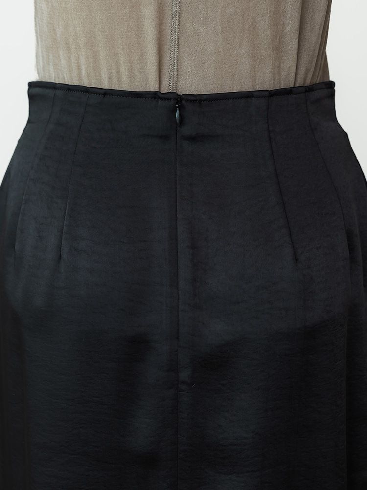 ドレープサテンマキシスカート