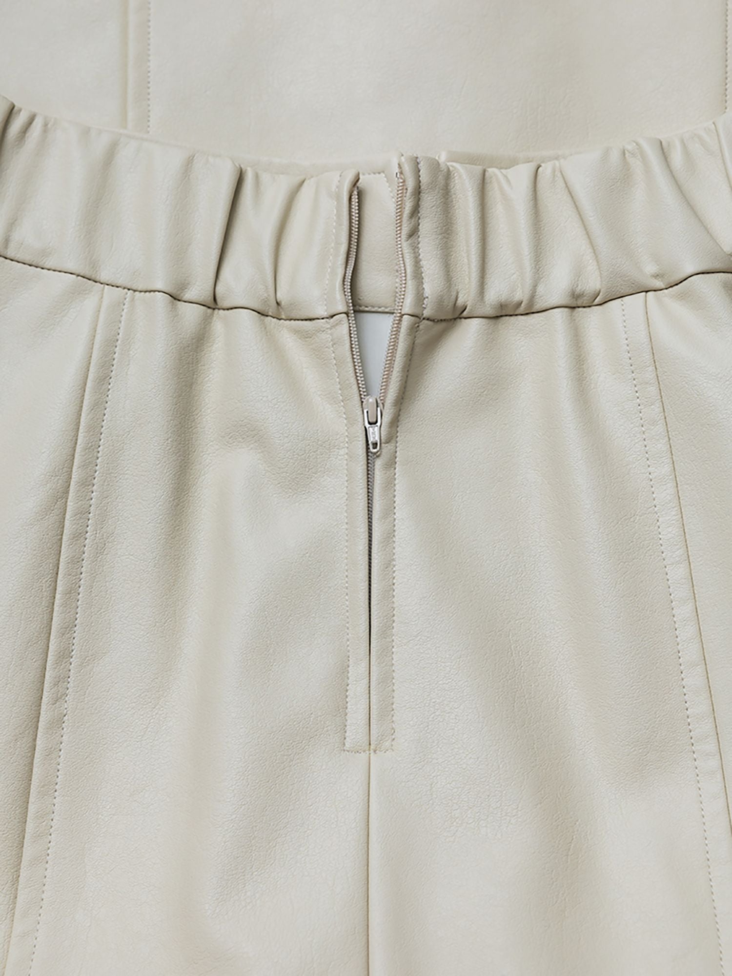 フェイクレザーナロースカート