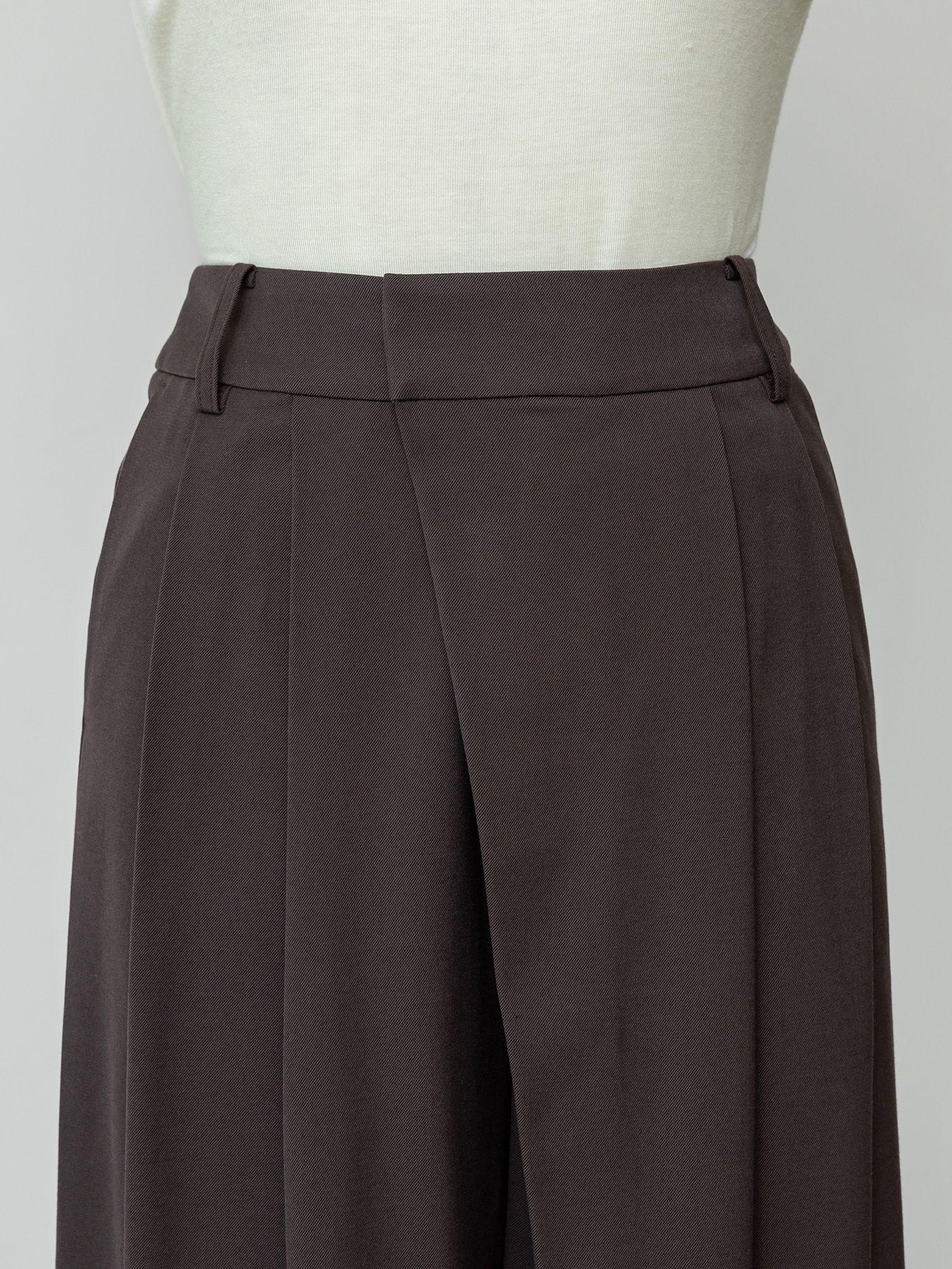 アシンメトリーツータックパンツ