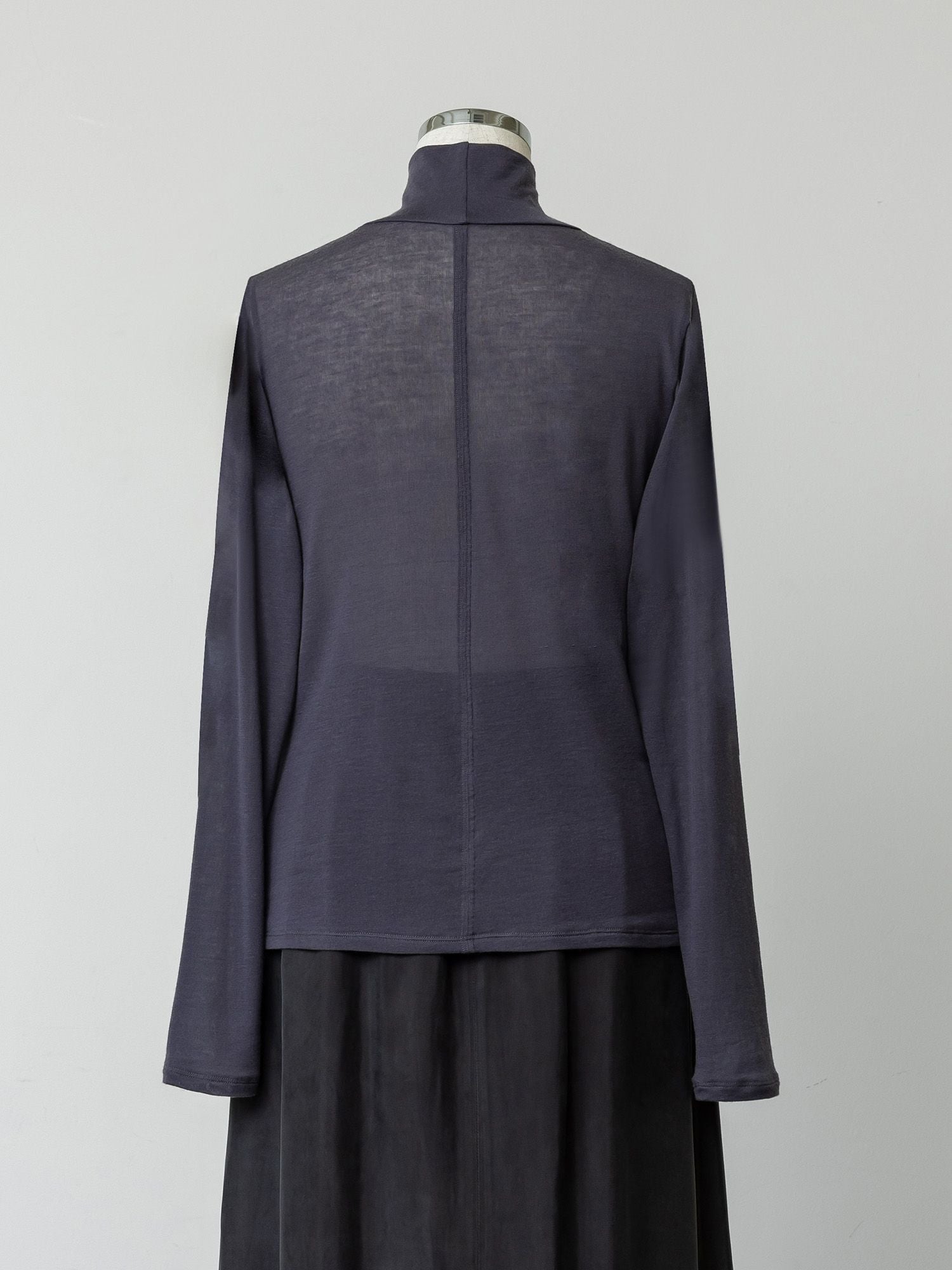 シルクブレンドハイネックトップス