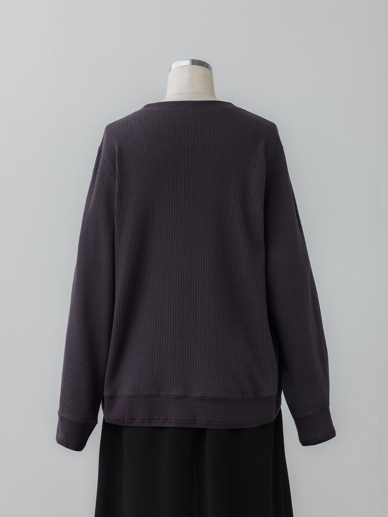 カーヴィシームリブプルオーバー