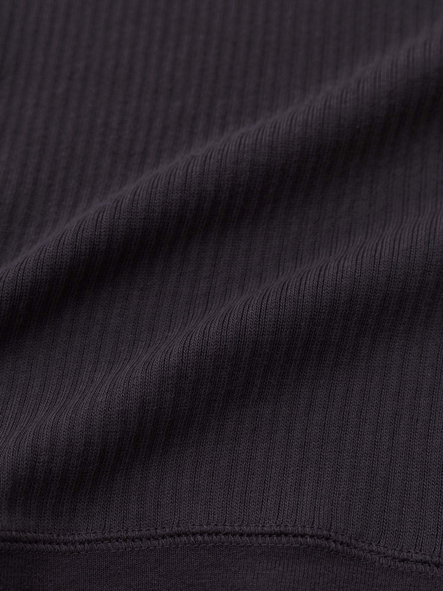 カーヴィシームリブプルオーバー