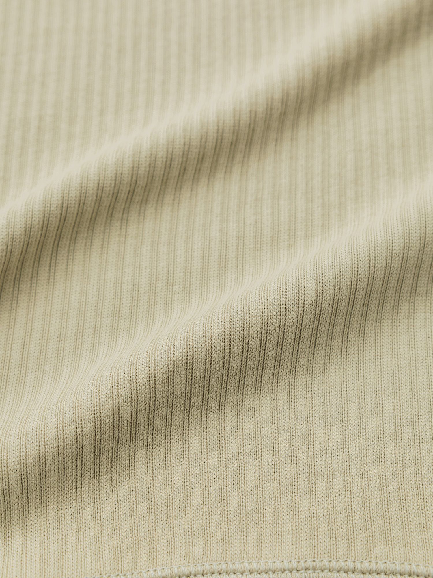 カーヴィシームリブプルオーバー