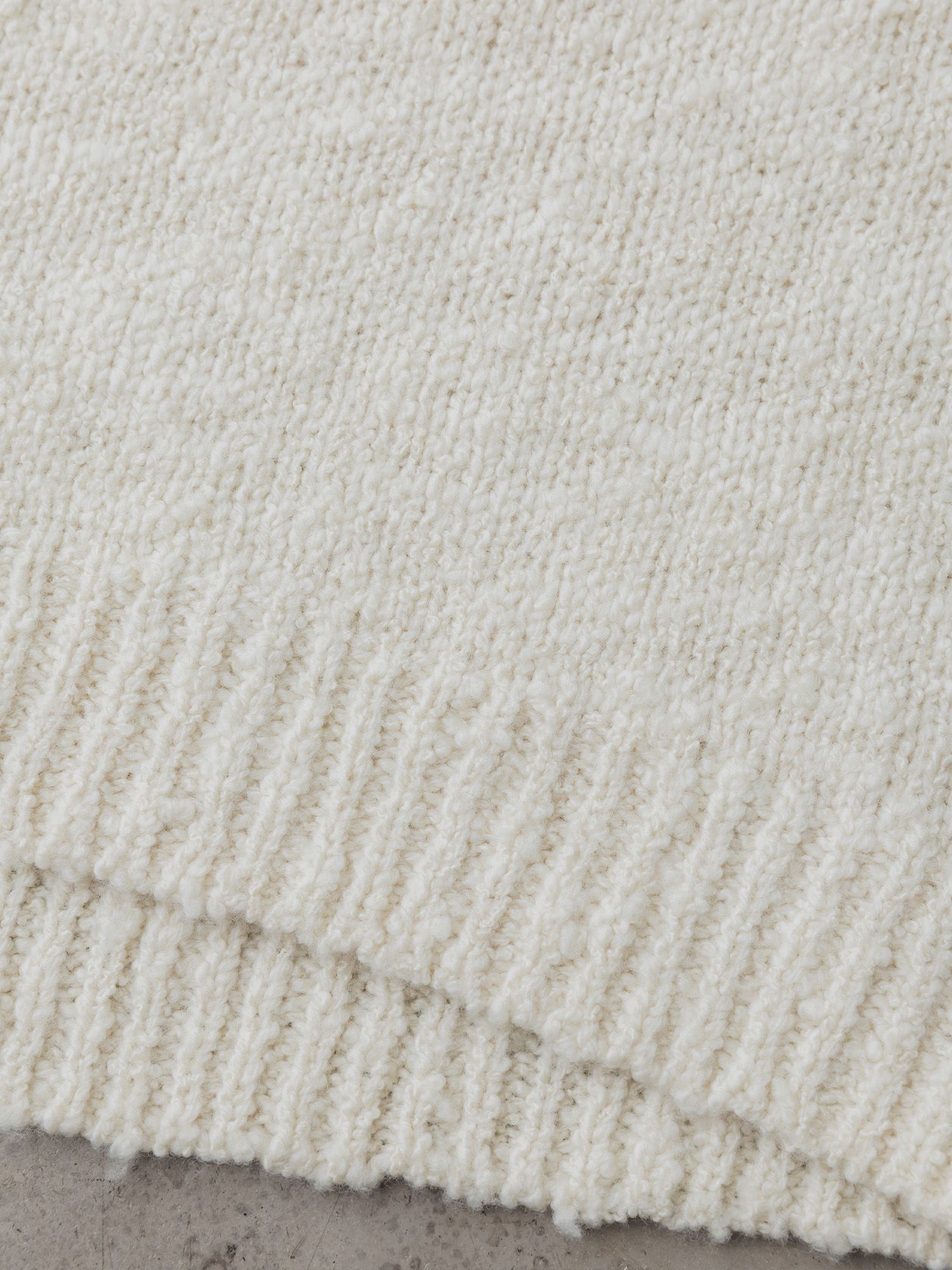 ミックスヤーンクルーネックニット