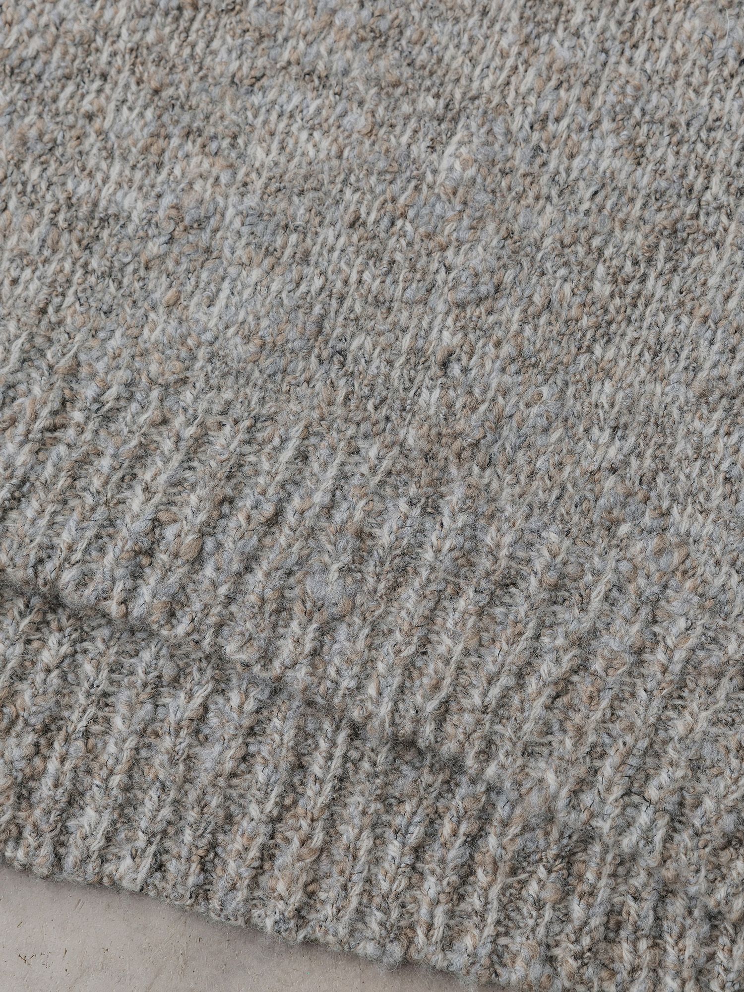 ミックスヤーンクルーネックニット