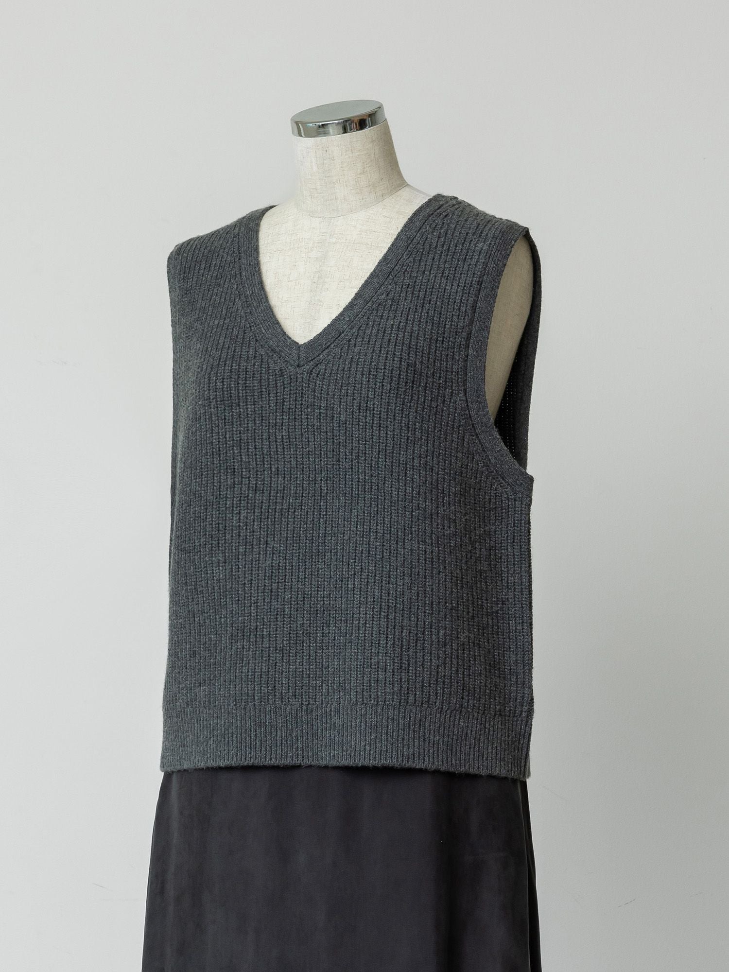 ケープレイヤードVネックベスト