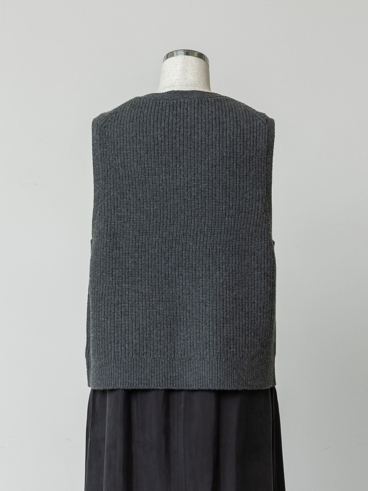 ケープレイヤードVネックベスト