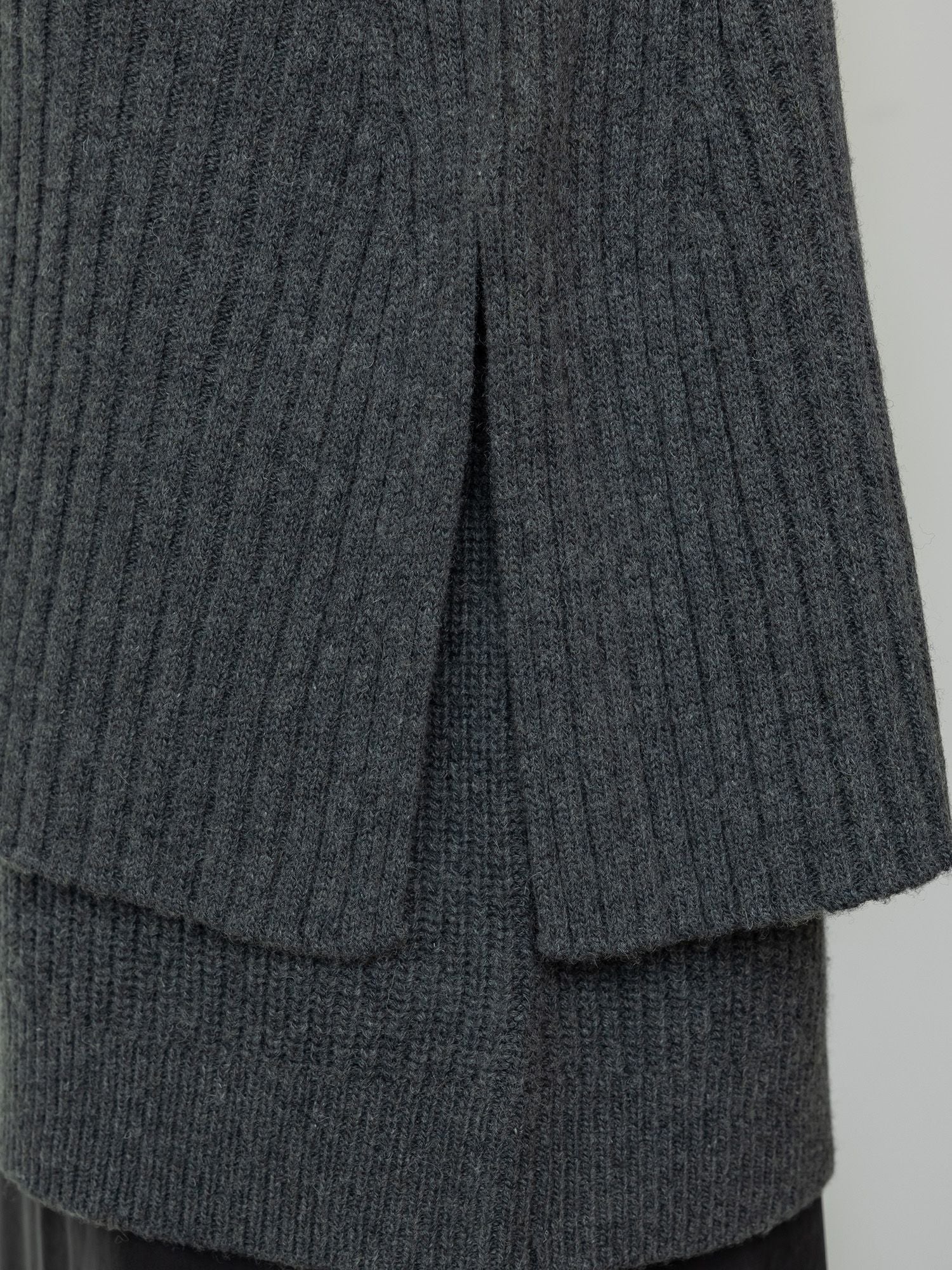 ケープレイヤードVネックベスト