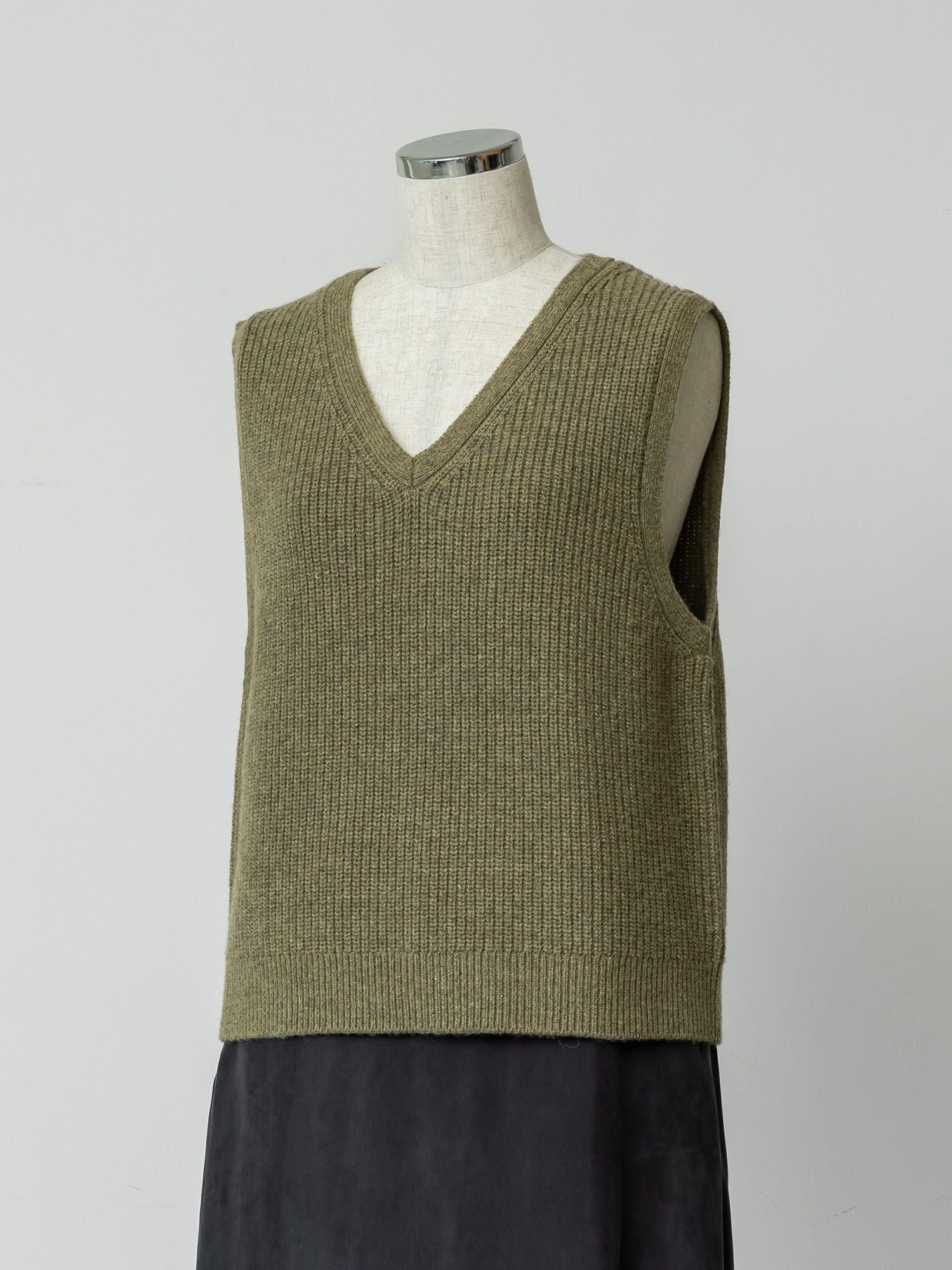 ケープレイヤードVネックベスト