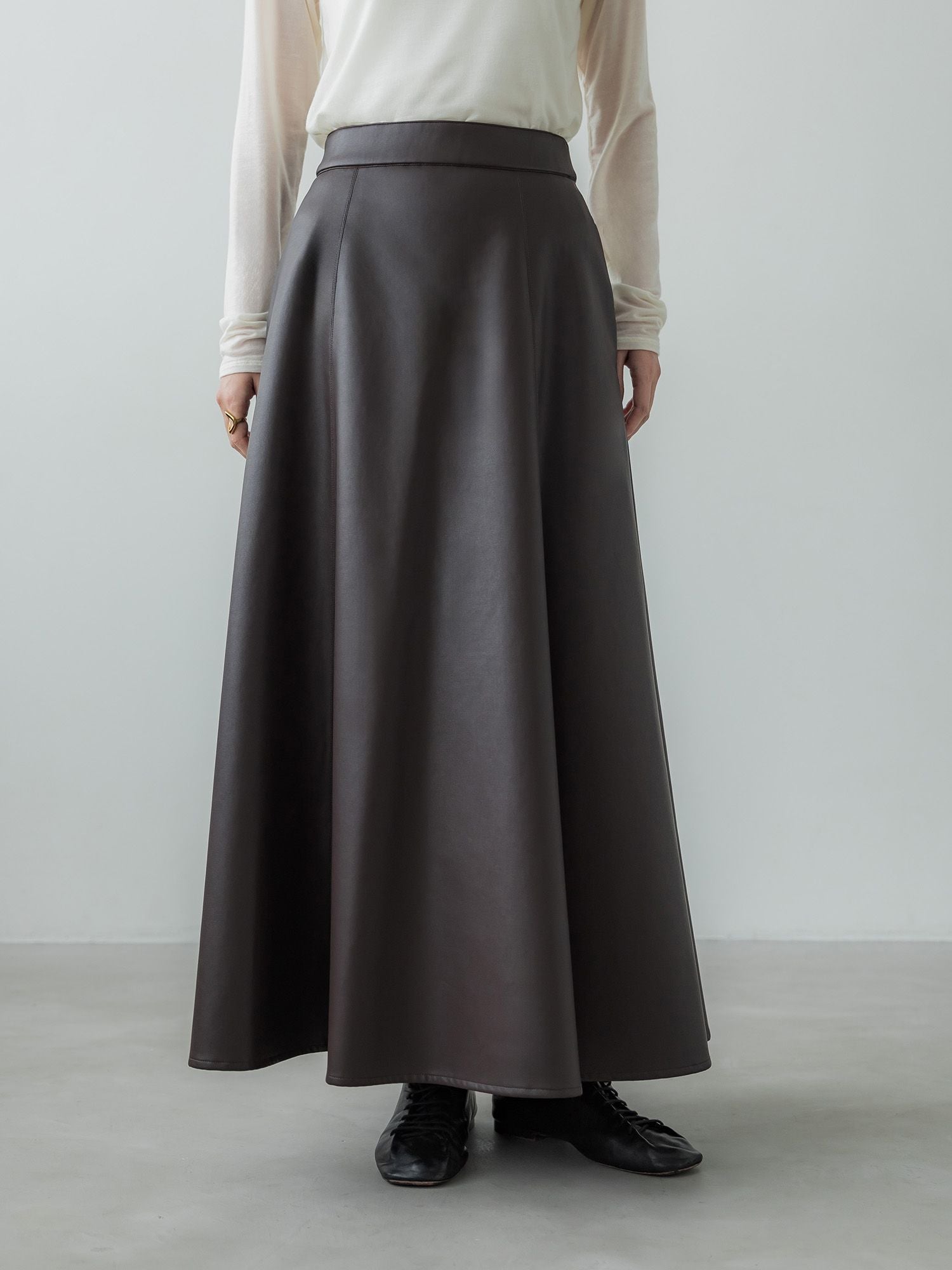 H170 B78 W59 H85 / 着用サイズ : サンプル