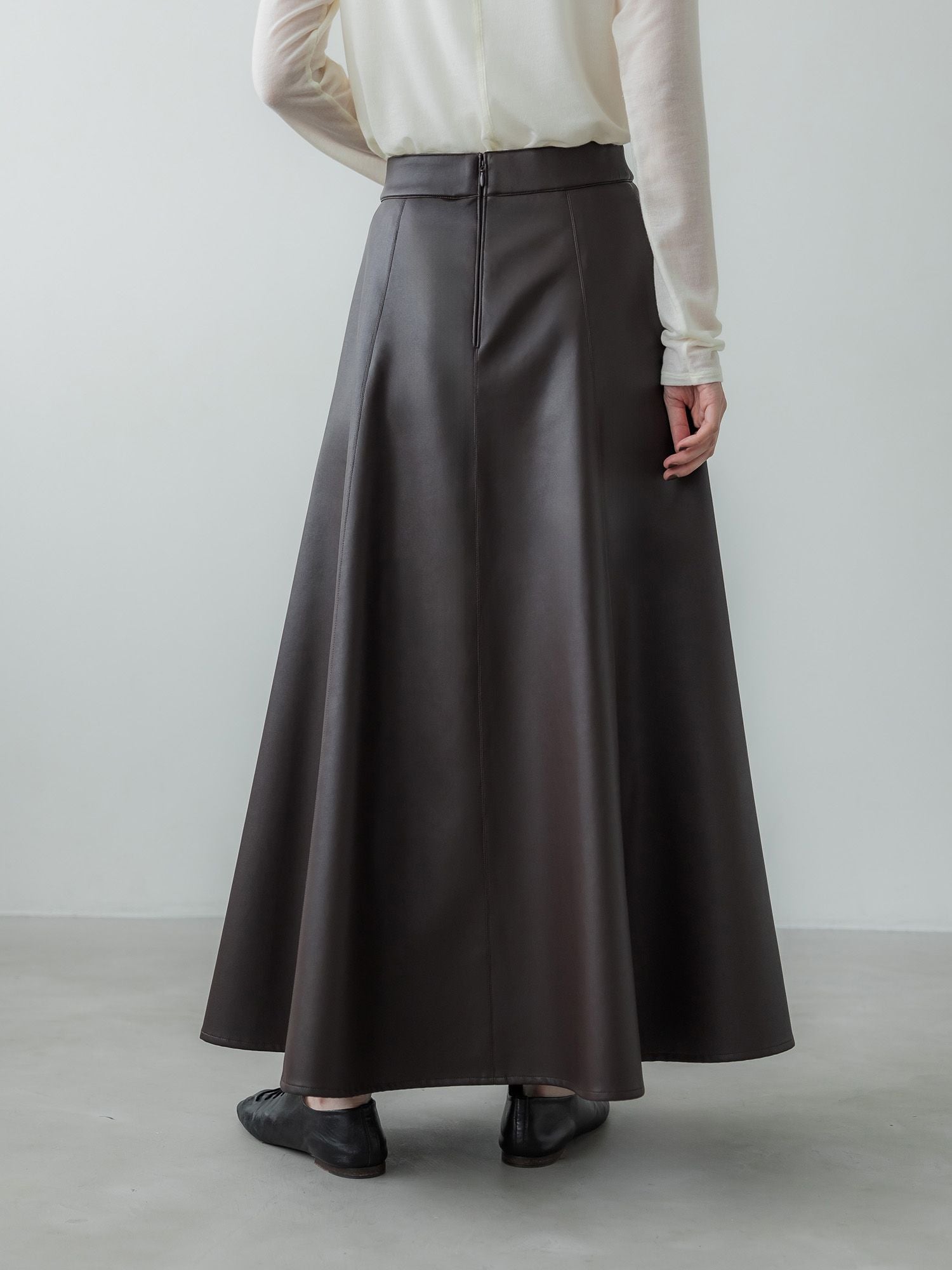 H170 B78 W59 H85 / 着用サイズ : サンプル