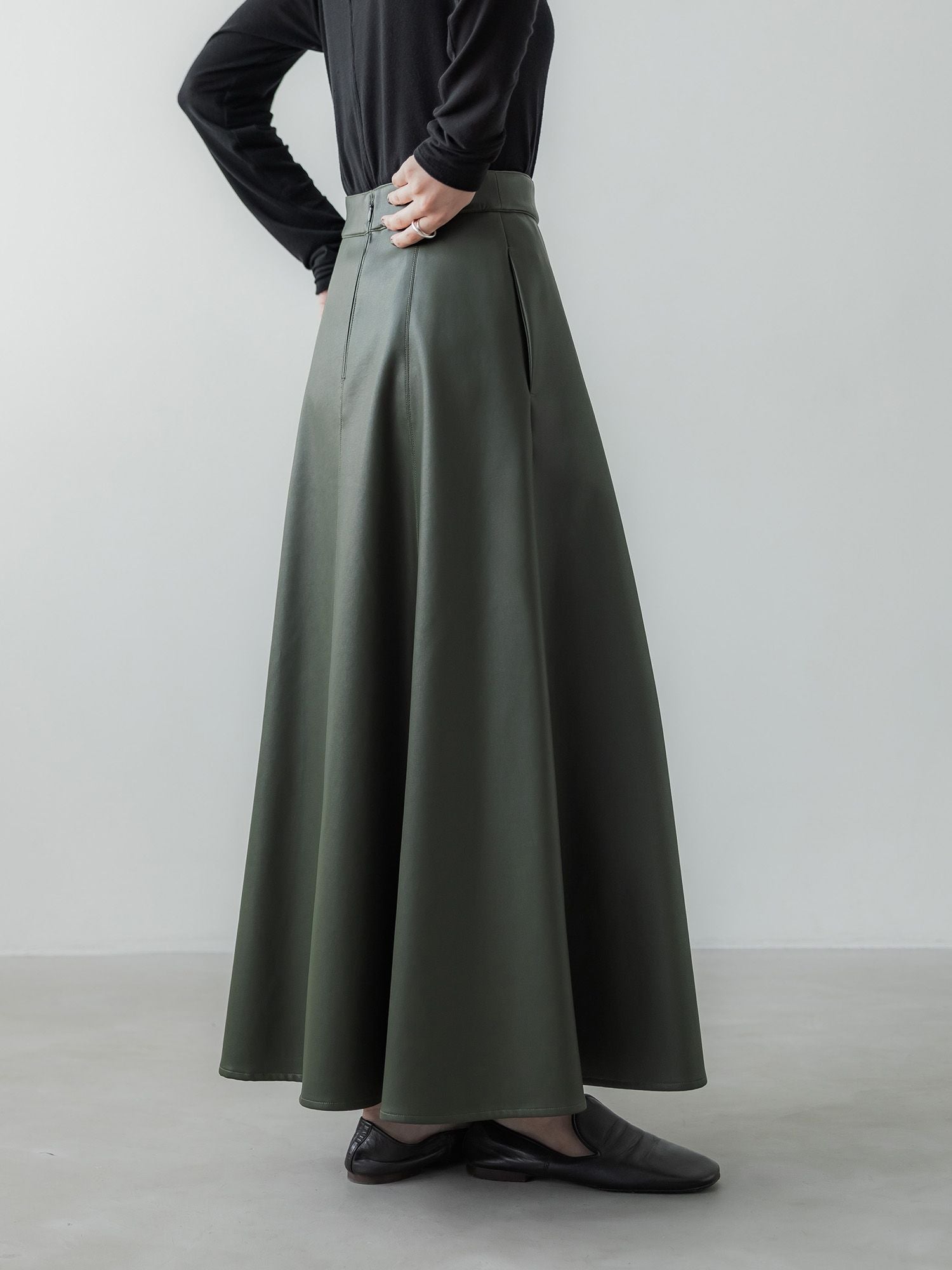 H170 B78 W59 H85 / 着用サイズ : サンプル