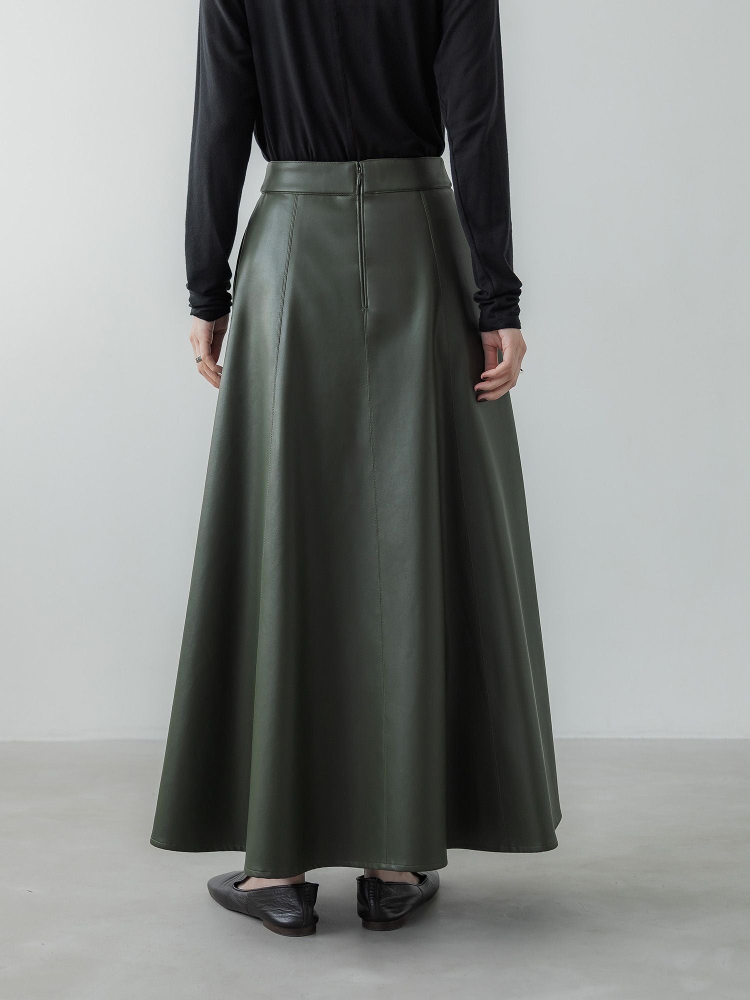 H170 B78 W59 H85 / 着用サイズ : サンプル