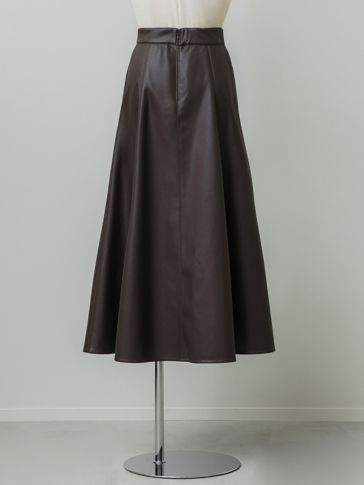 フェイクレザードレープスカート